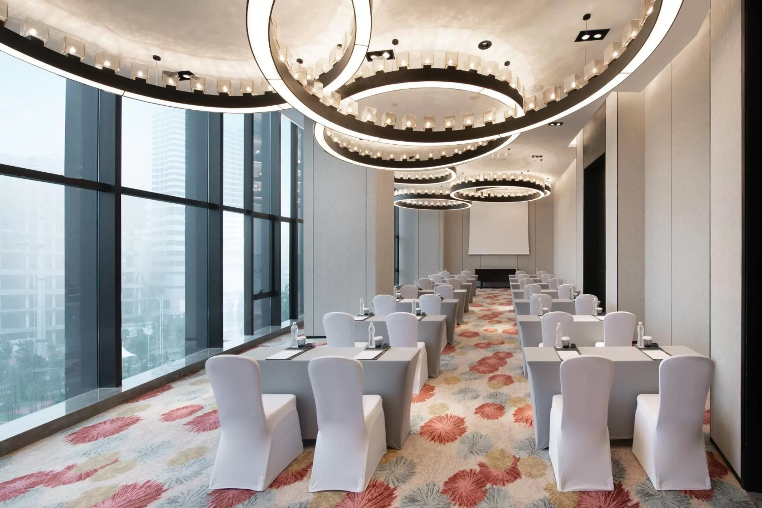 Meeting/conference room in Crowne Plaza Quanzhou Riverview by IHG