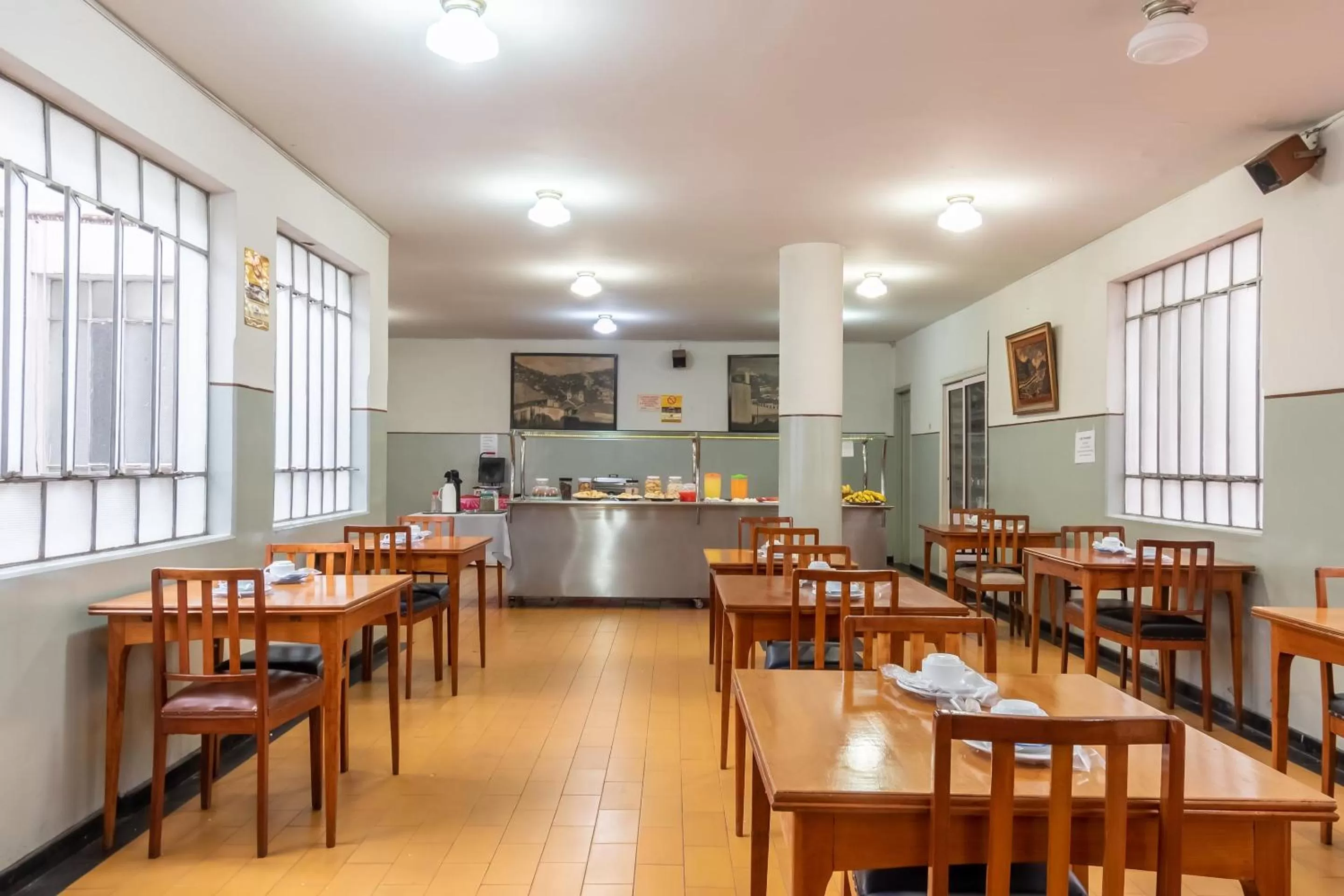 Breakfast in Hotel Esplanada Belo Horizonte - Proximo a Estacao de Trem