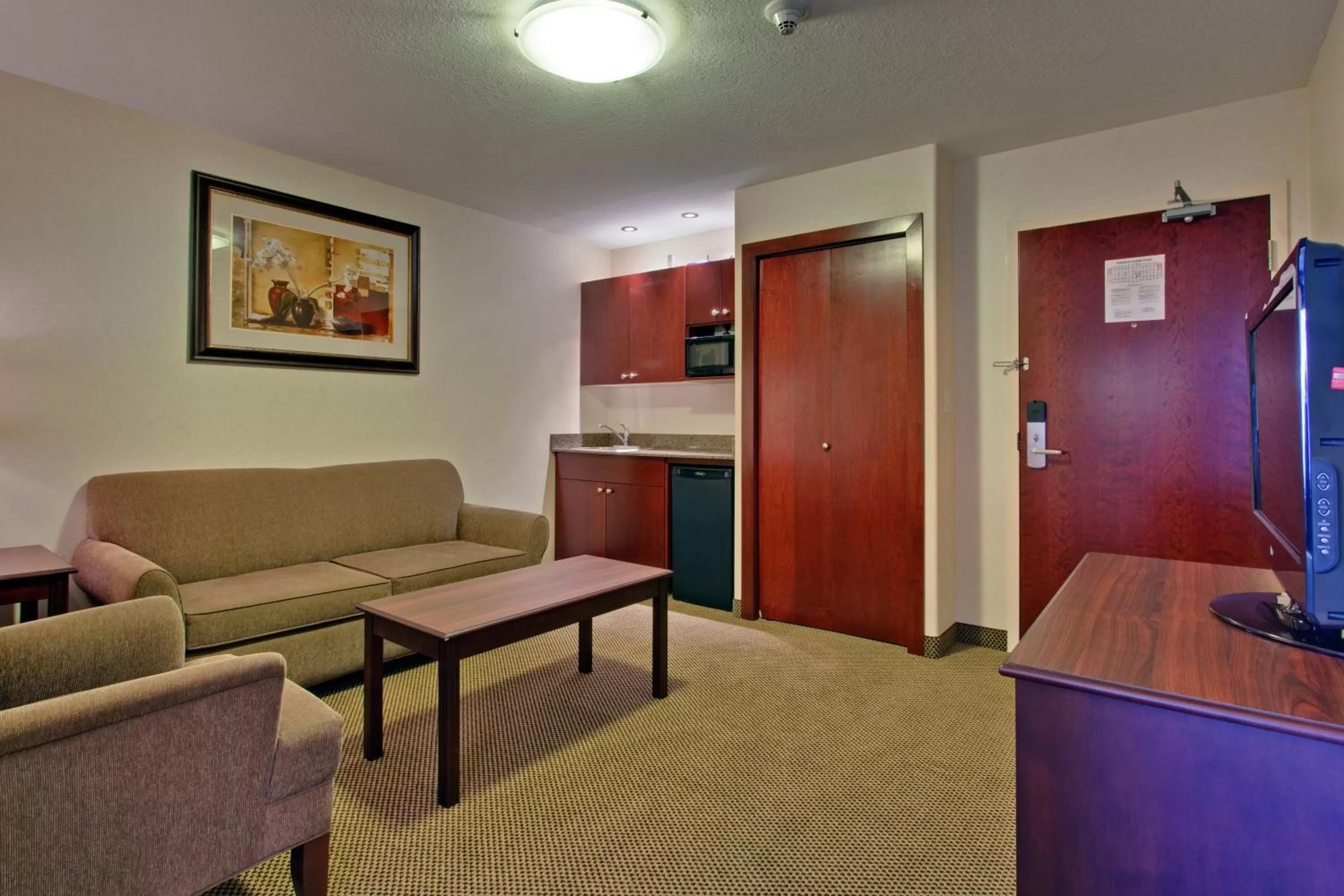 Photo of the whole room in Holiday Inn Express & Suites Whitecourt by IHG