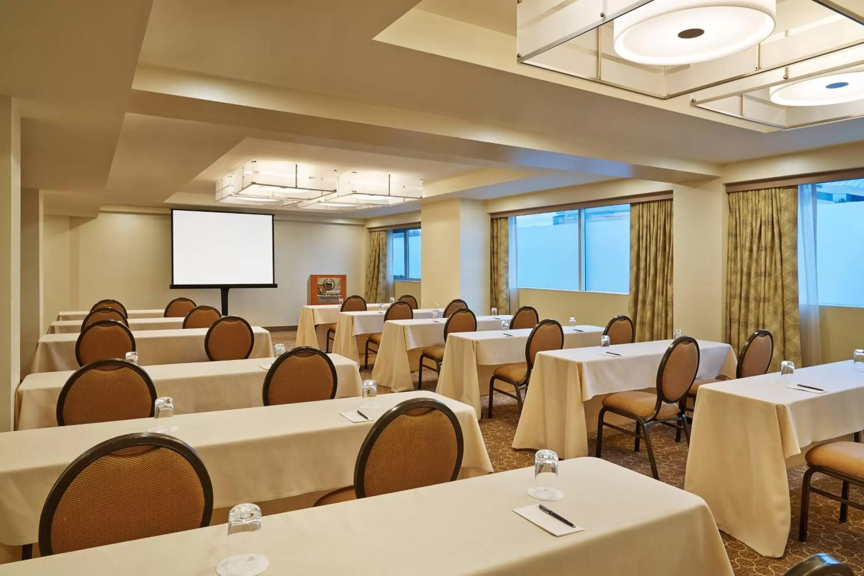 Meeting/conference room in Sheraton Detroit Novi