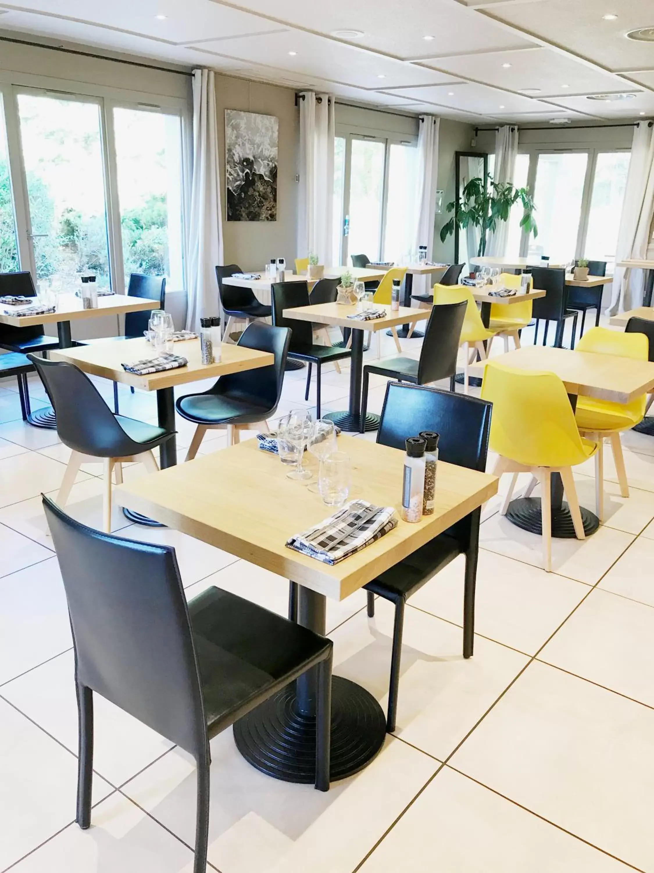 Restaurant/Places to Eat in Kyriad Digne-Les-Bains
