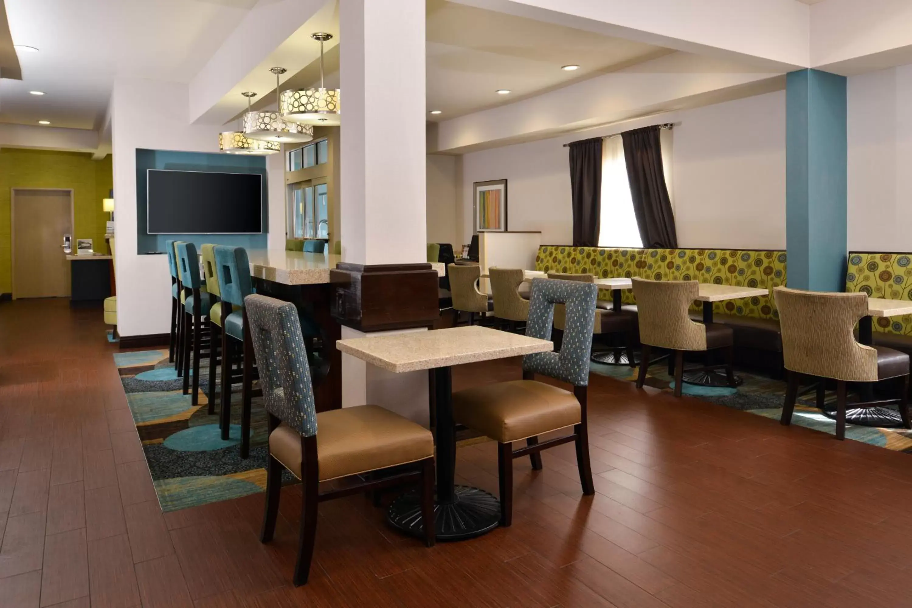 Breakfast, Restaurant/Places to Eat in Holiday Inn Express Montgomery East I-85, an IHG Hotel