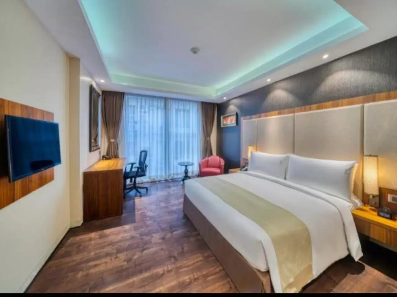 Bed in Holiday Inn Kolkata Airport by IHG Bed in Holiday Inn Kolkata Airport by IHG