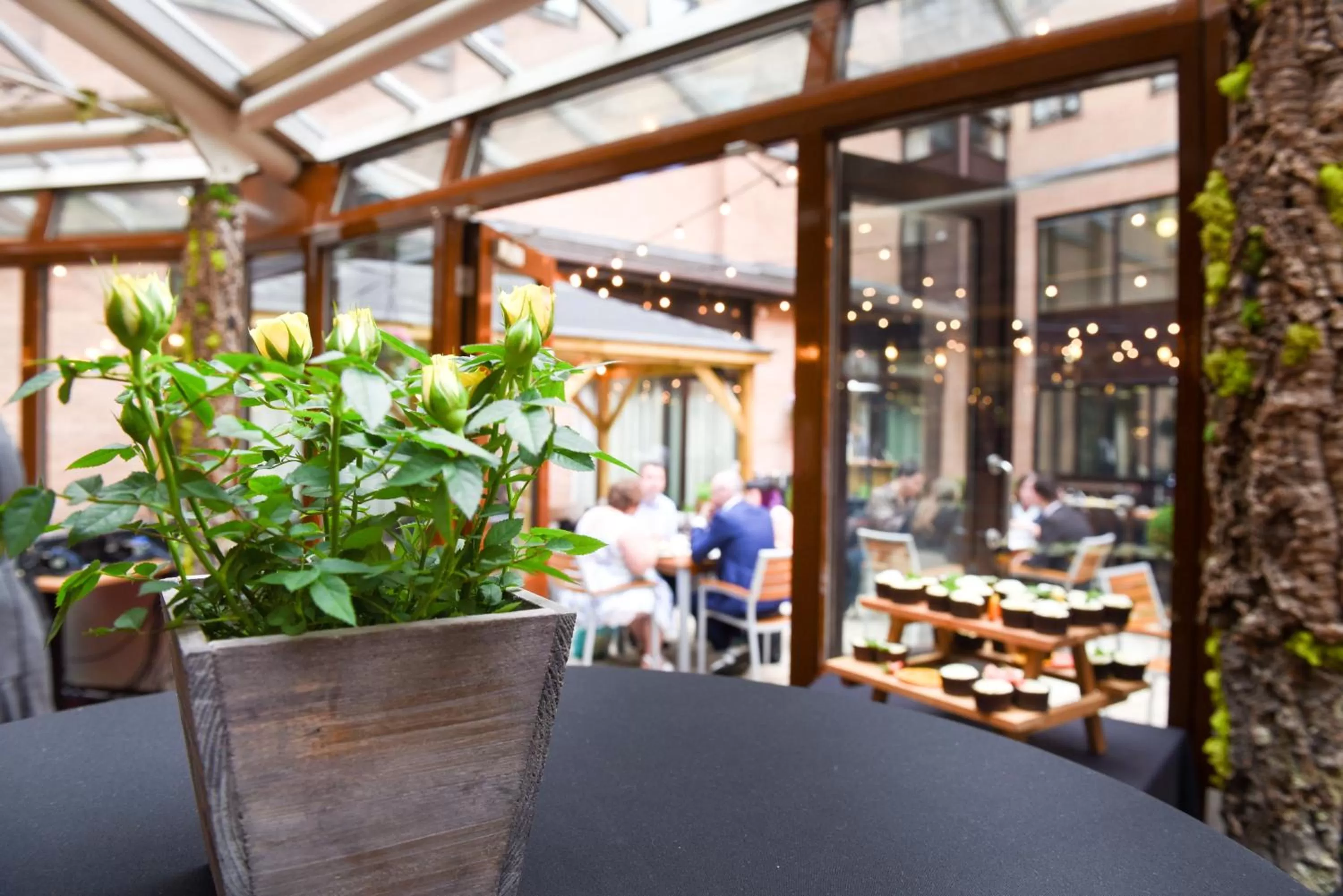 Restaurant/places to eat in Pendulum Hotel