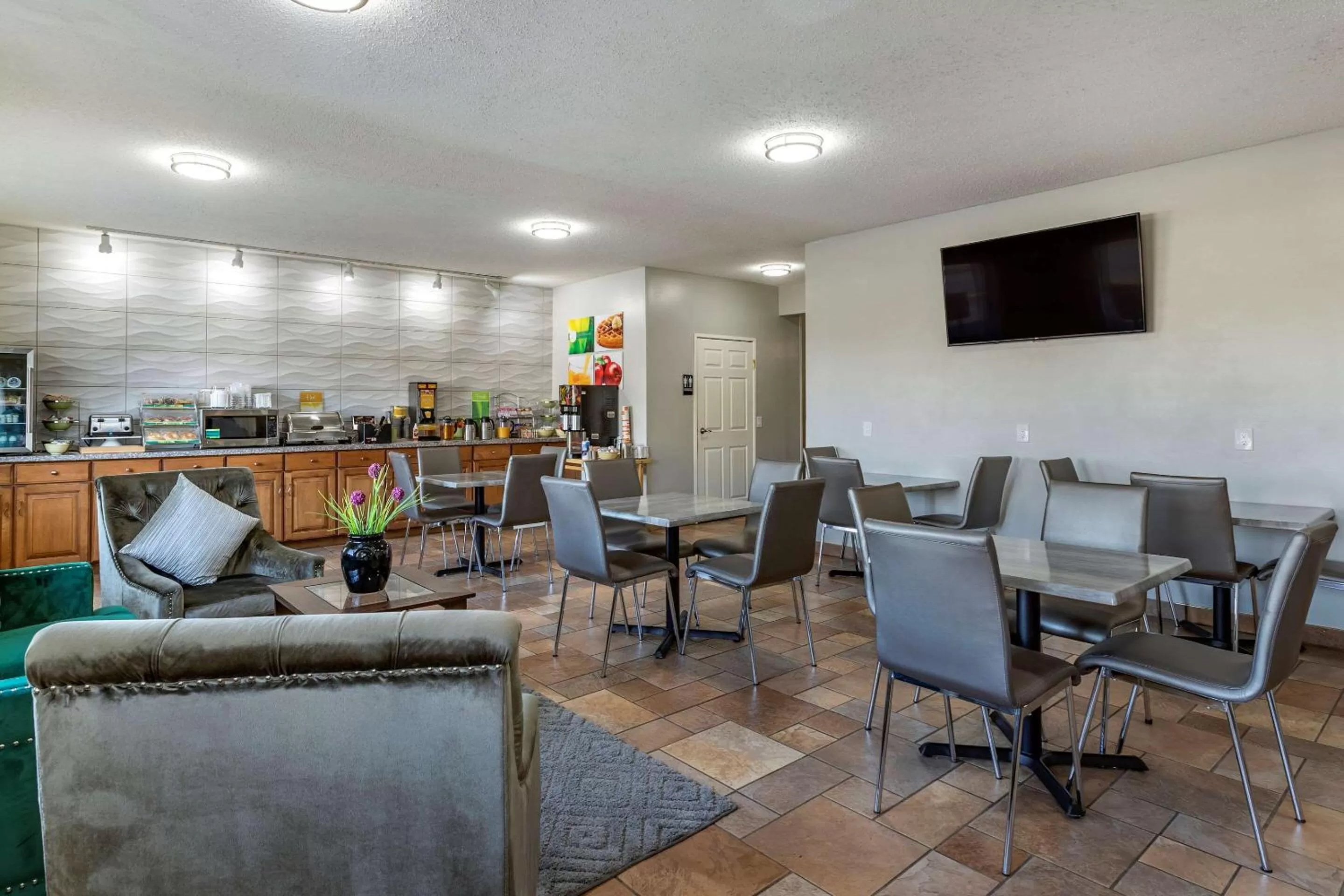 Restaurant/places to eat in Quality Inn Kirksville