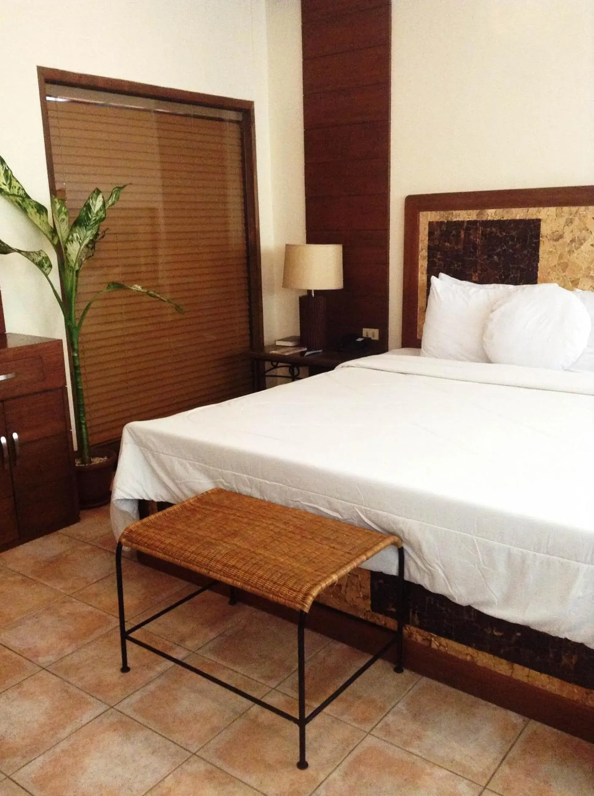 Bathroom, Bed in Citystate Asturias Hotel