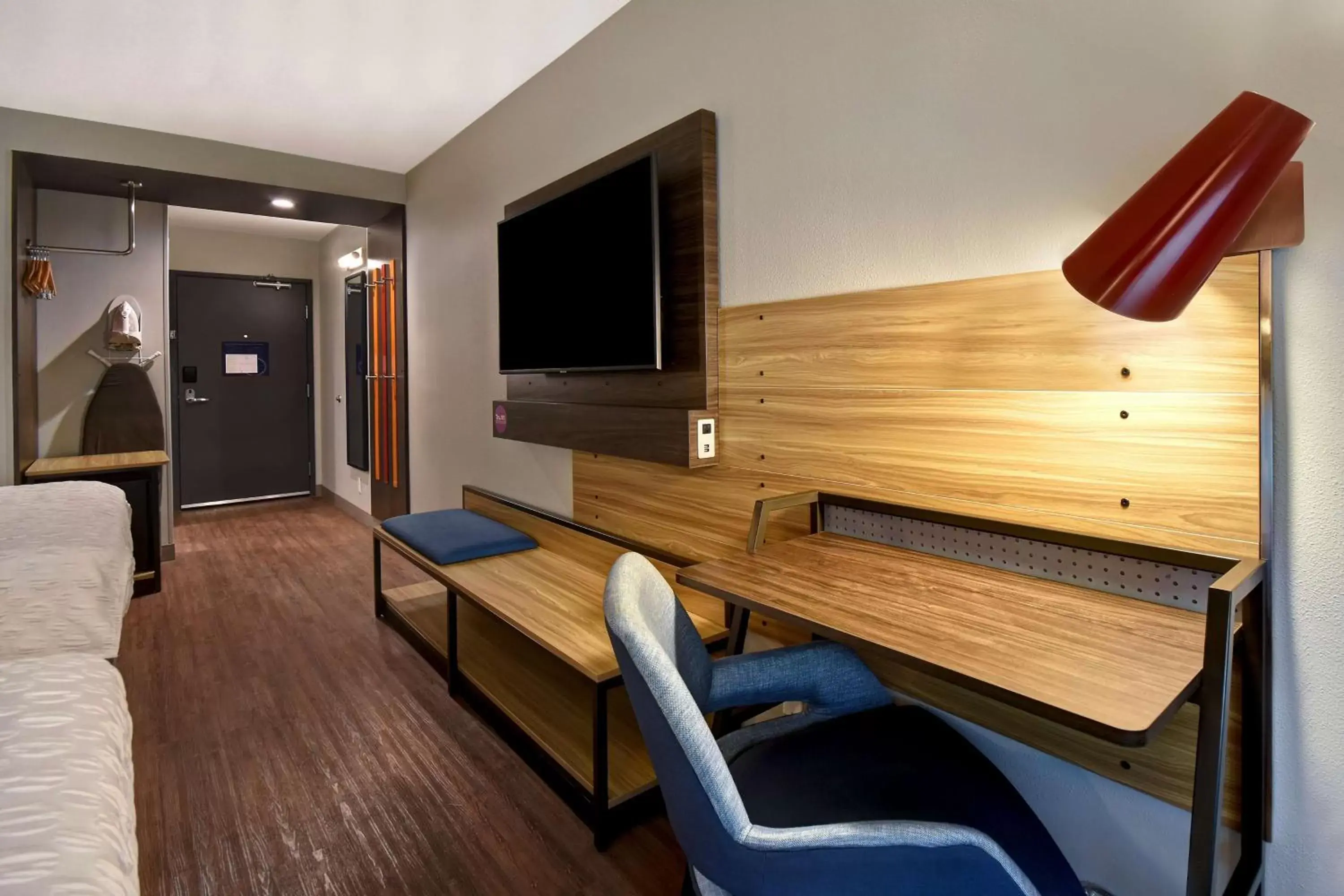 Bedroom, TV/Entertainment Center in Tru By Hilton Rockwall Dallas, Tx