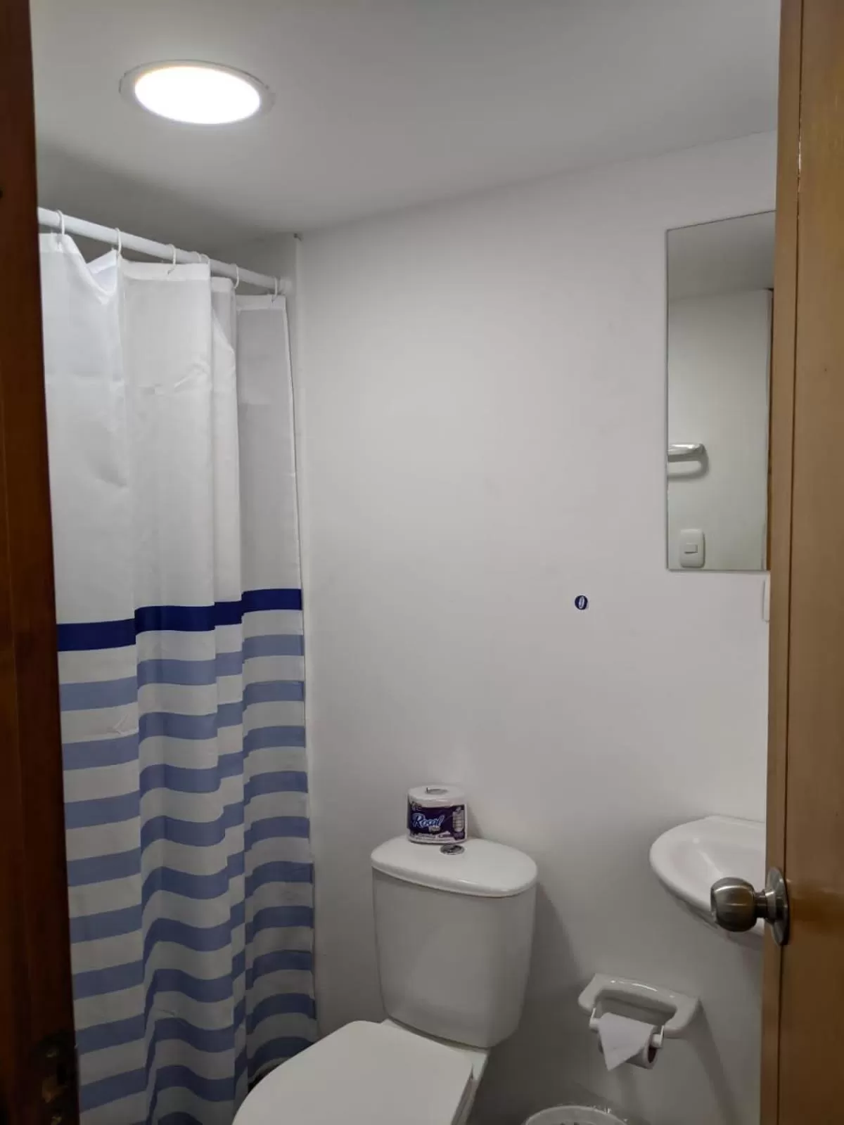 Shower in Hotel ITACO