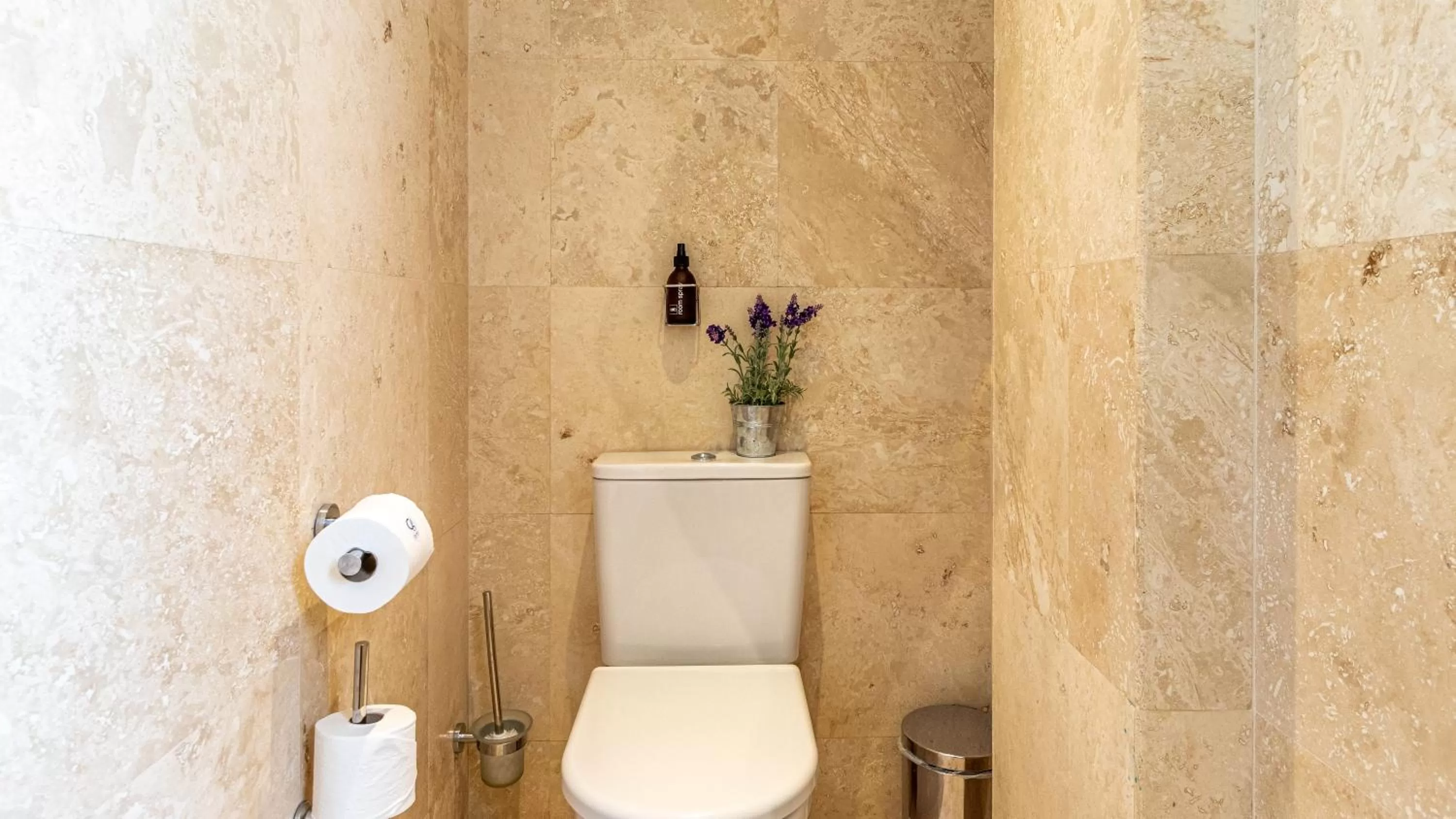 Toilet in The Glen Boutique Hotel & Spa