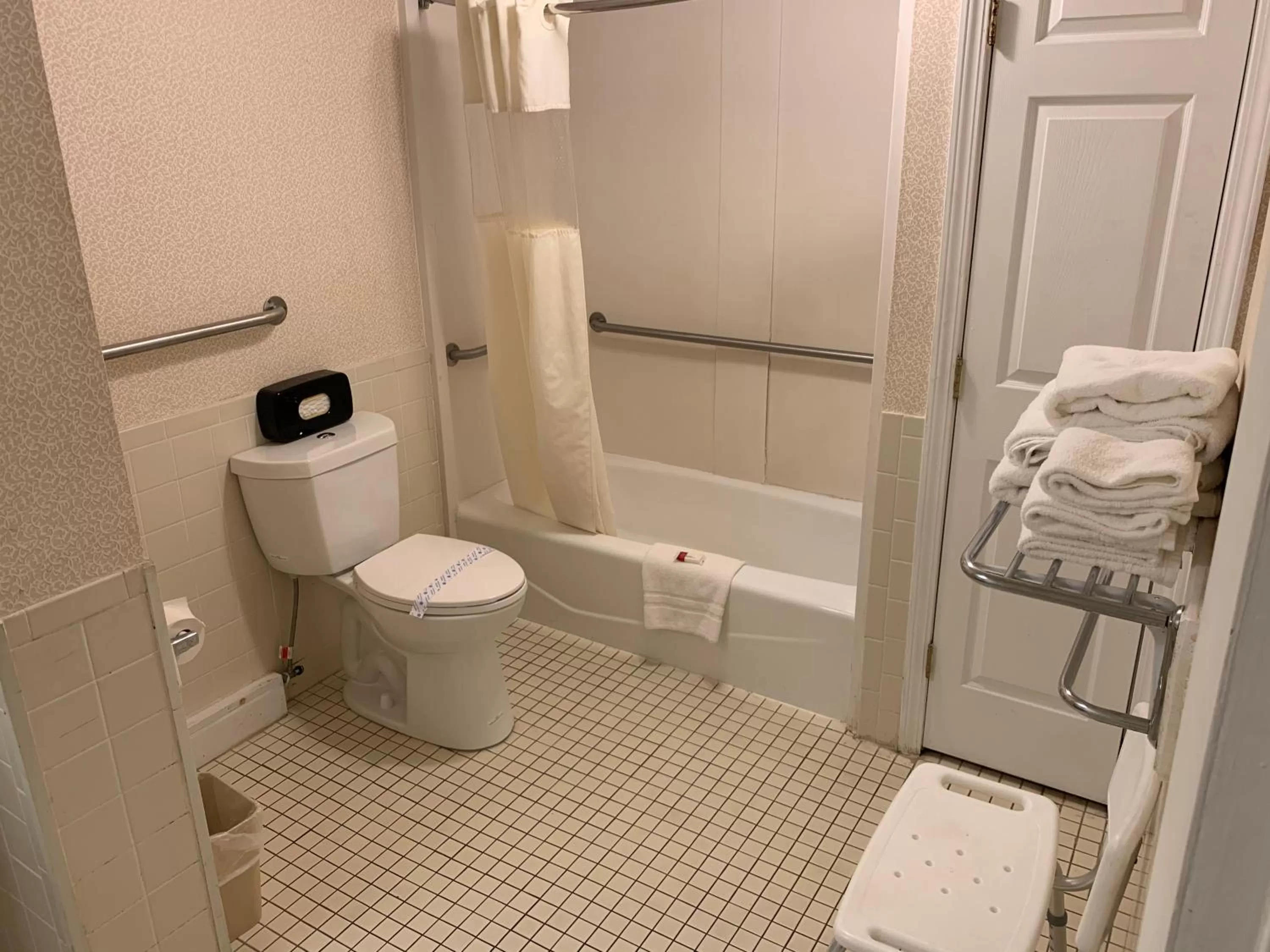 Super 8 by Wyndham Sturbridge