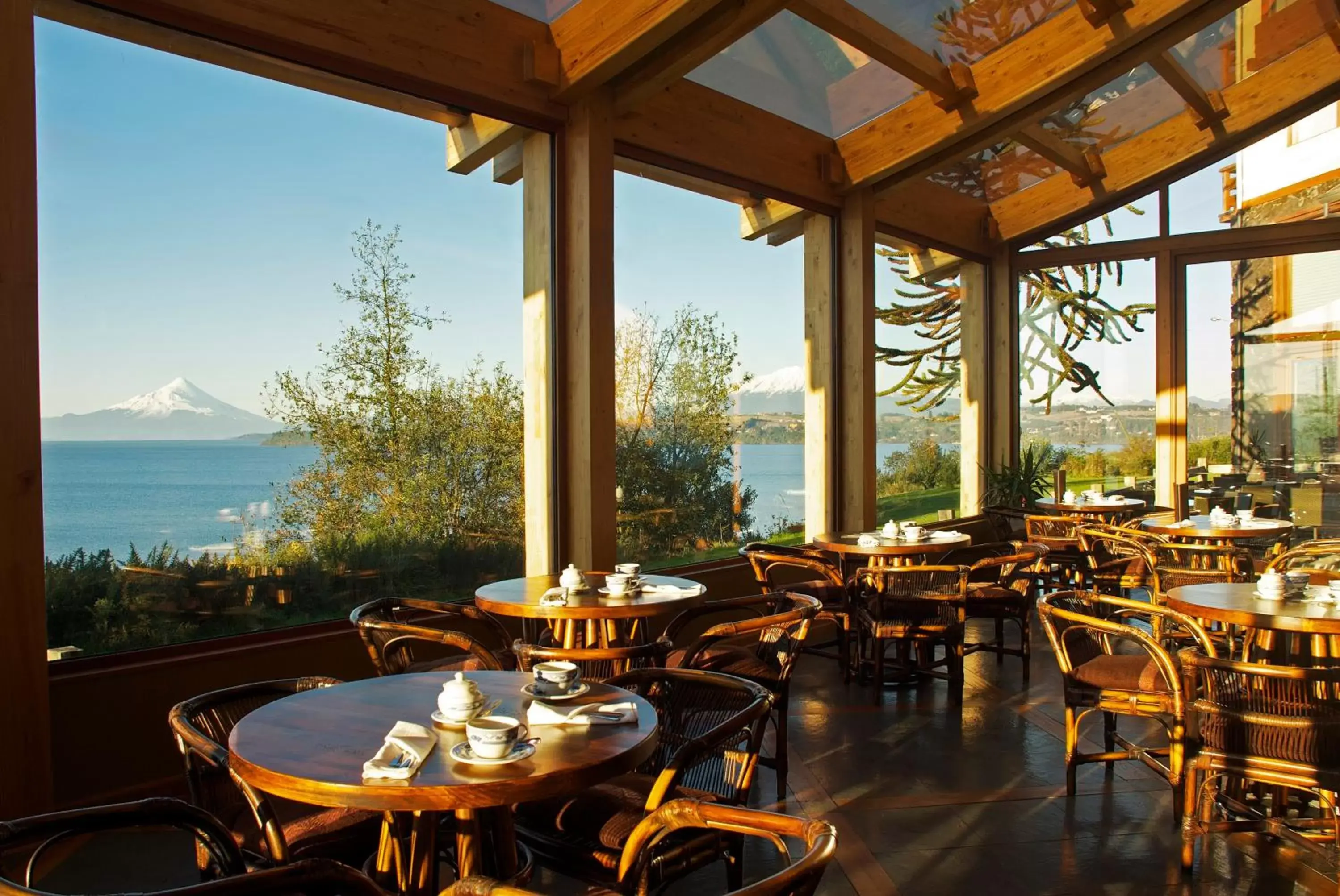 Restaurant/Places to Eat in Hotel Cumbres Puerto Varas Restaurant/Places to Eat in Hotel Cumbres Puerto Varas