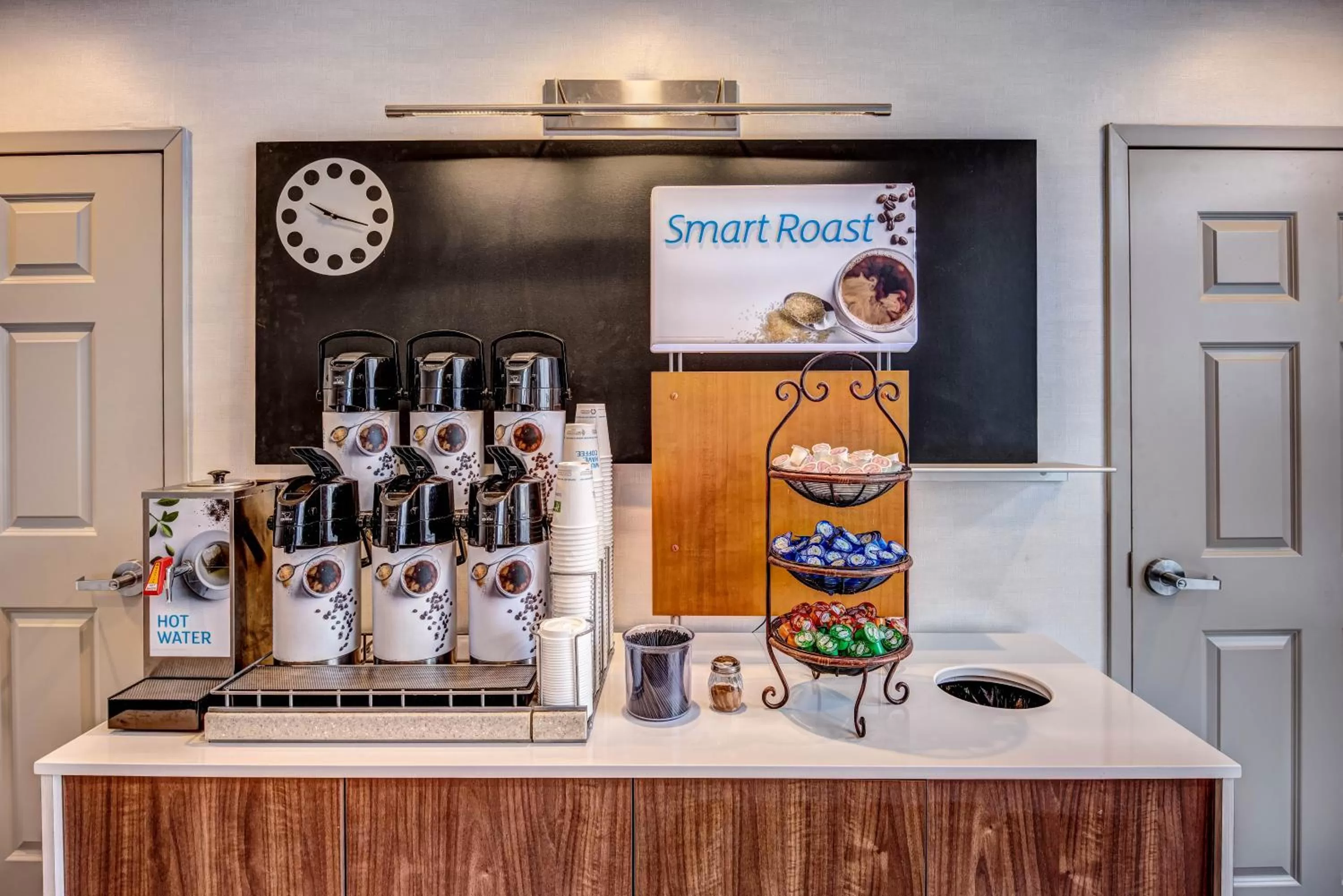 Breakfast in Holiday Inn Express Woodbridge by IHG