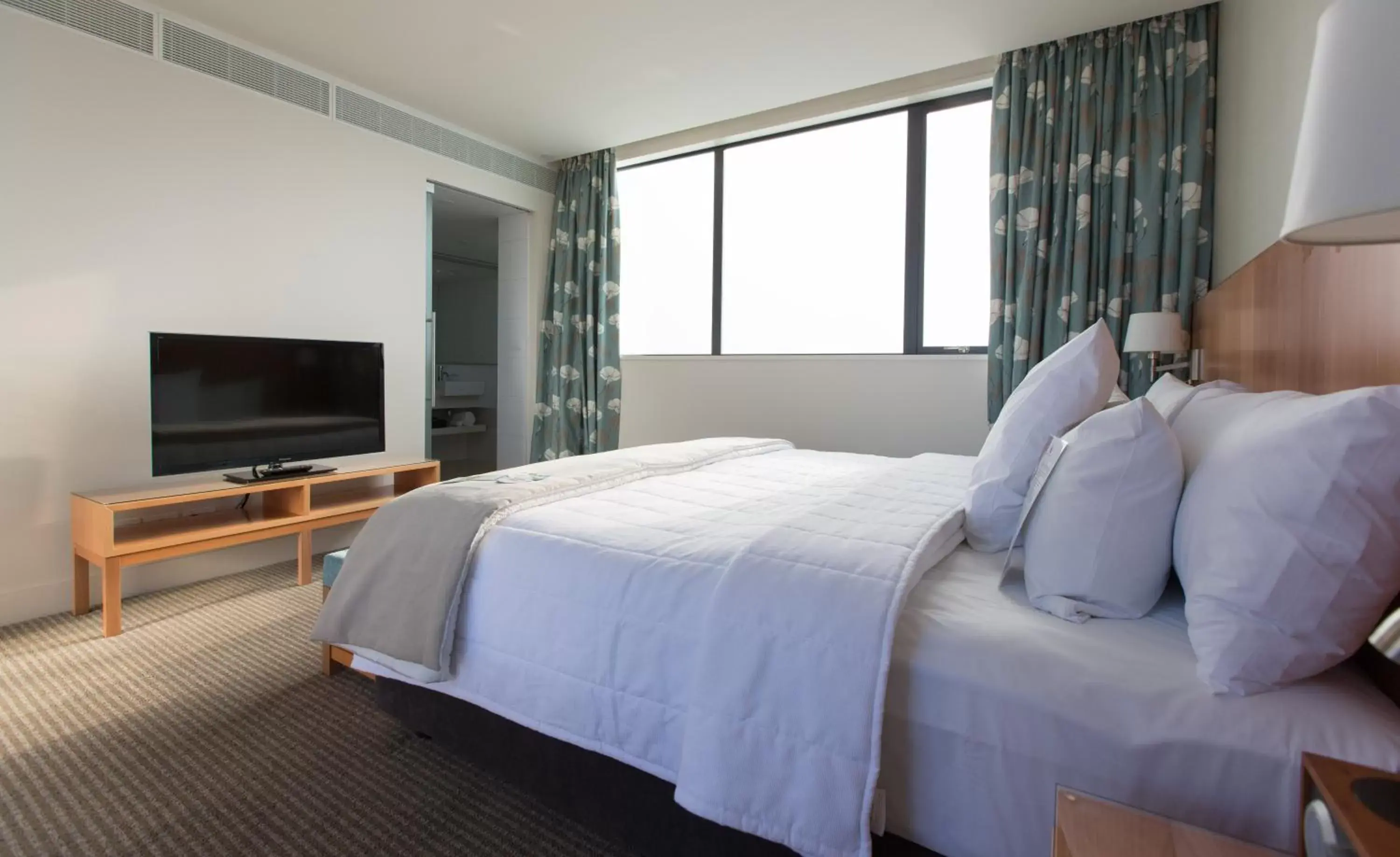 Bedroom, Bed in Commodore Airport Hotel Christchurch