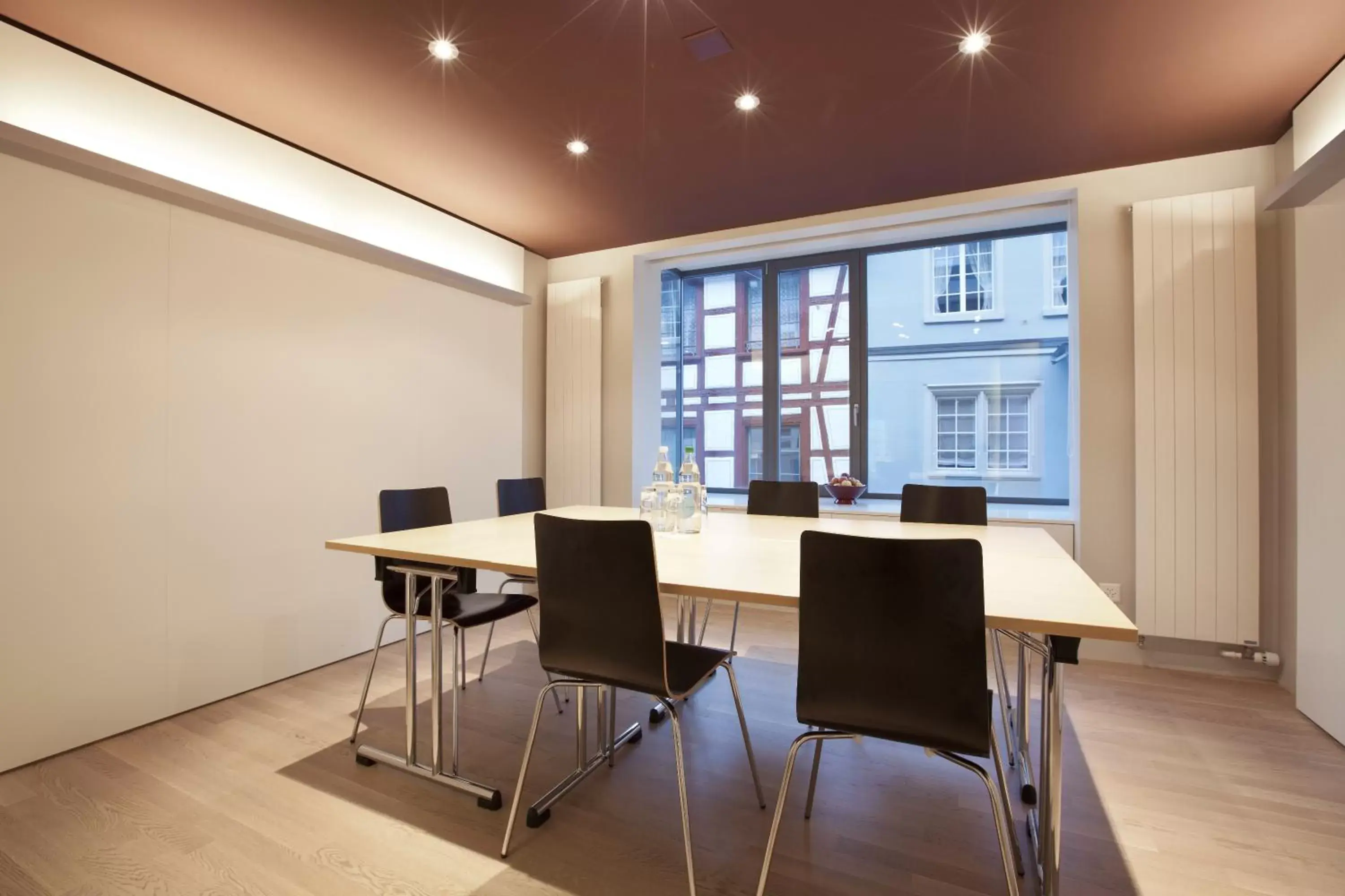 Business facilities, Dining Area in Hotel Dom