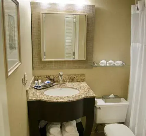 Bathroom in Brent House Hotel