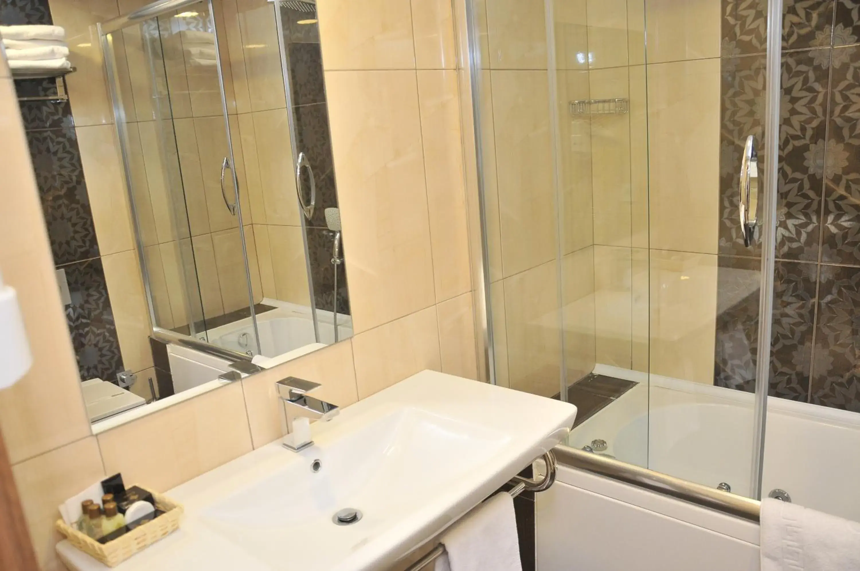 Bathroom in Esila Hotel