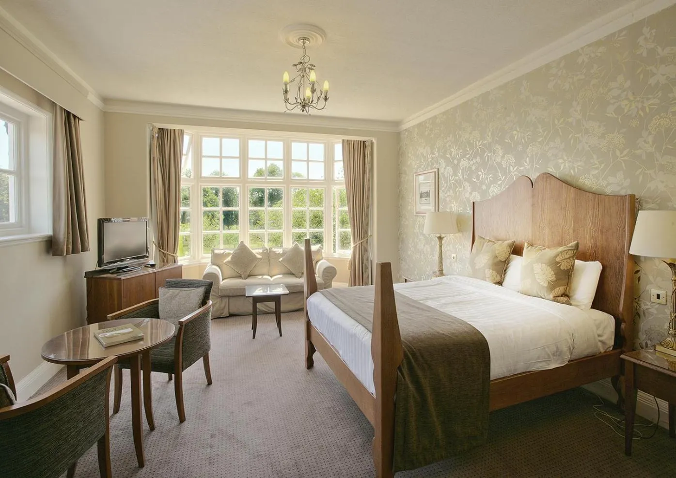 Bedroom, Bed in Grovefield House Hotel By Uno