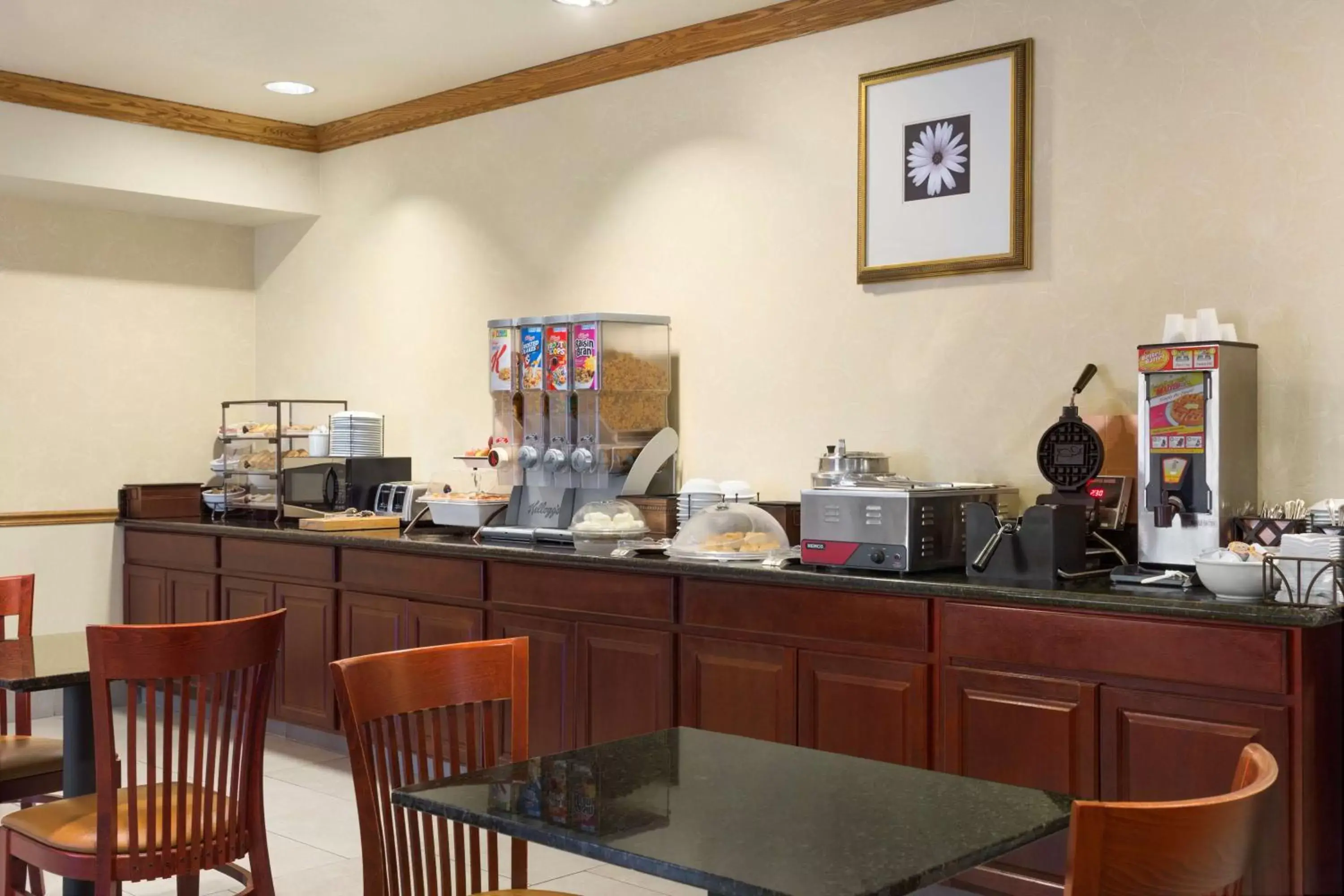 Restaurant/Places to Eat in Country Inn & Suites by Radisson, Columbia, MO