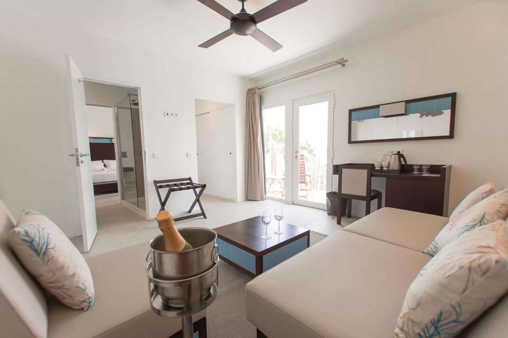 Living room, Bed in Hotel Dunas de Sal