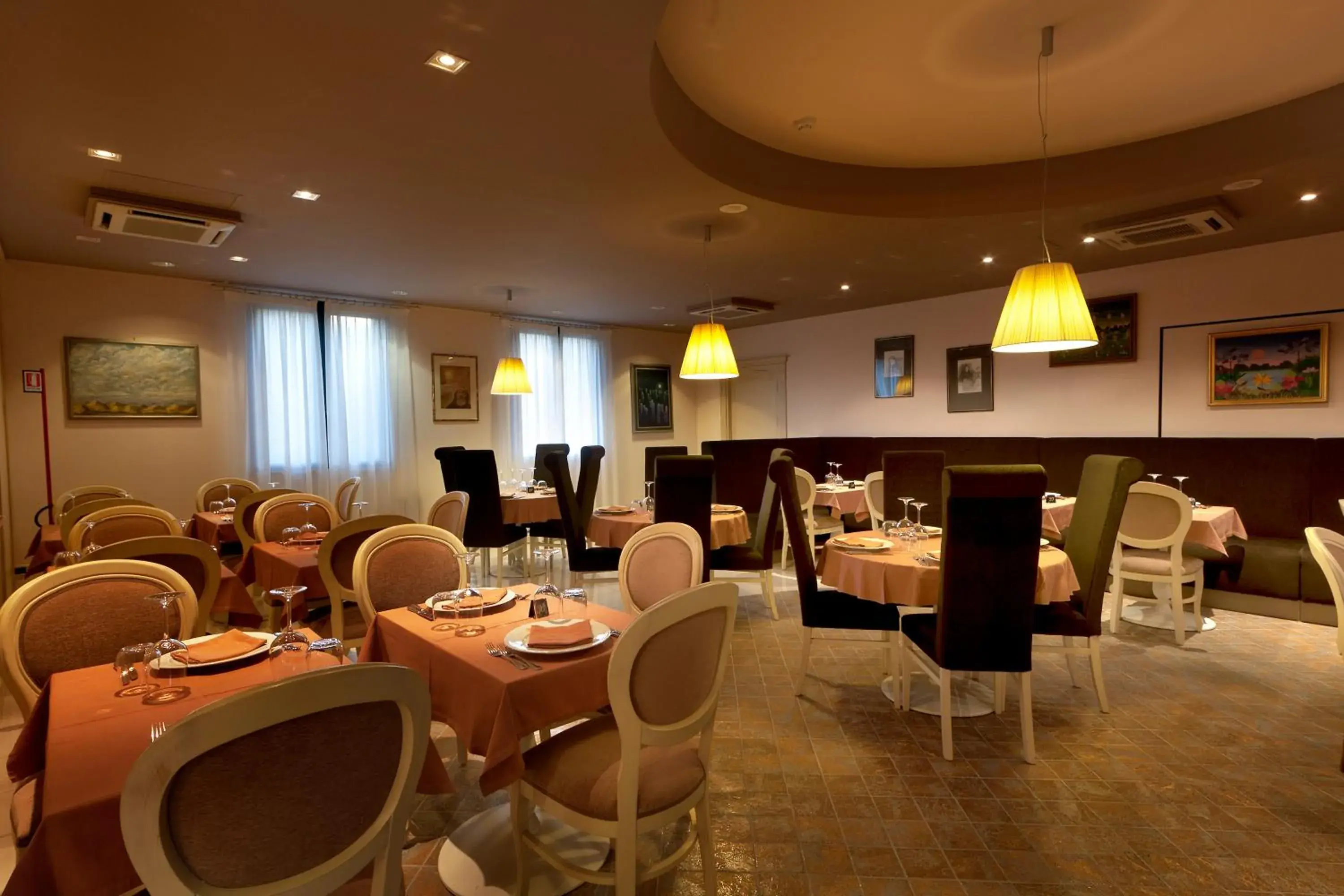 Restaurant/Places to Eat in Gran Paradiso Hotel Spa