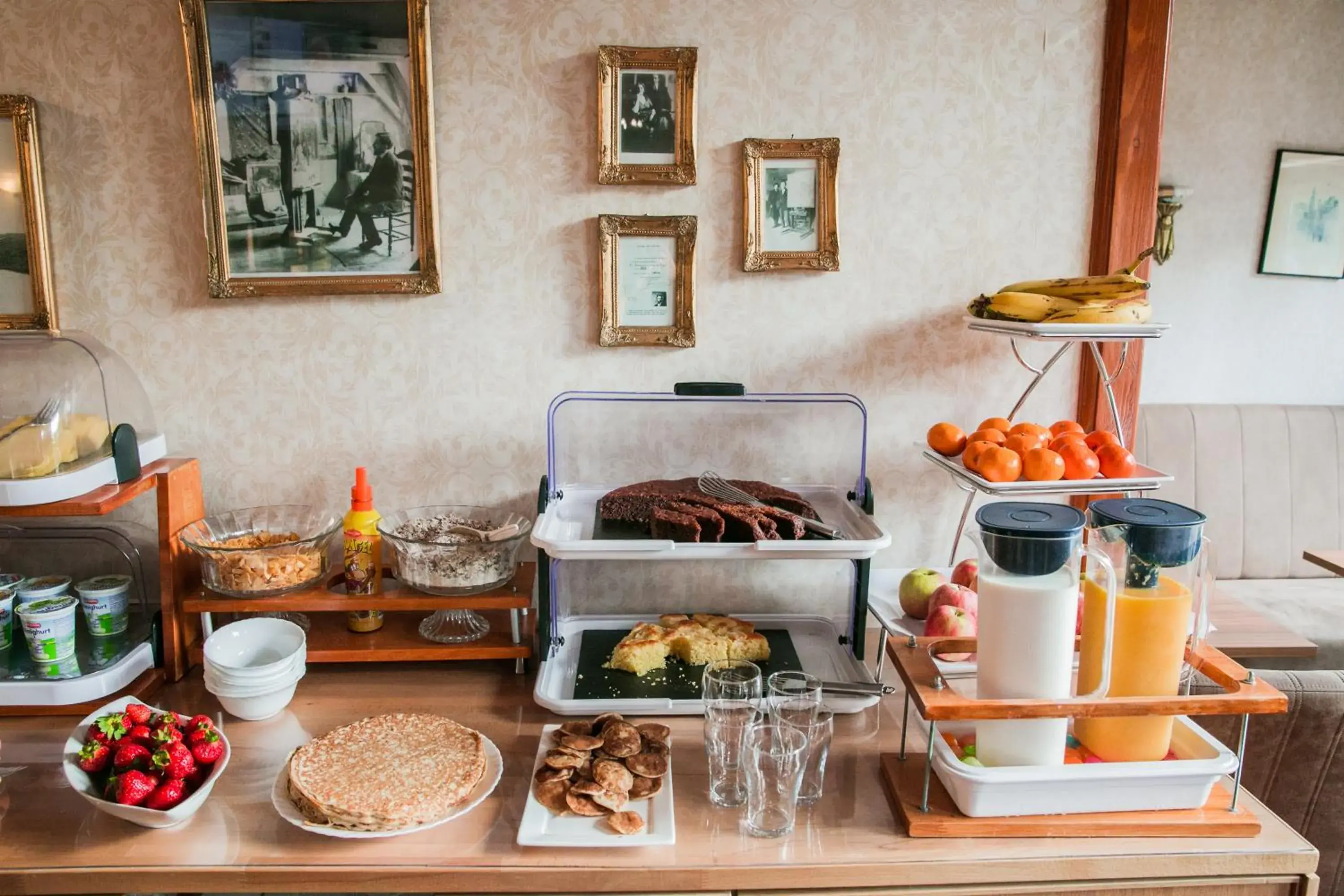 Breakfast in Hotel Atlanta Breakfast in Hotel Atlanta