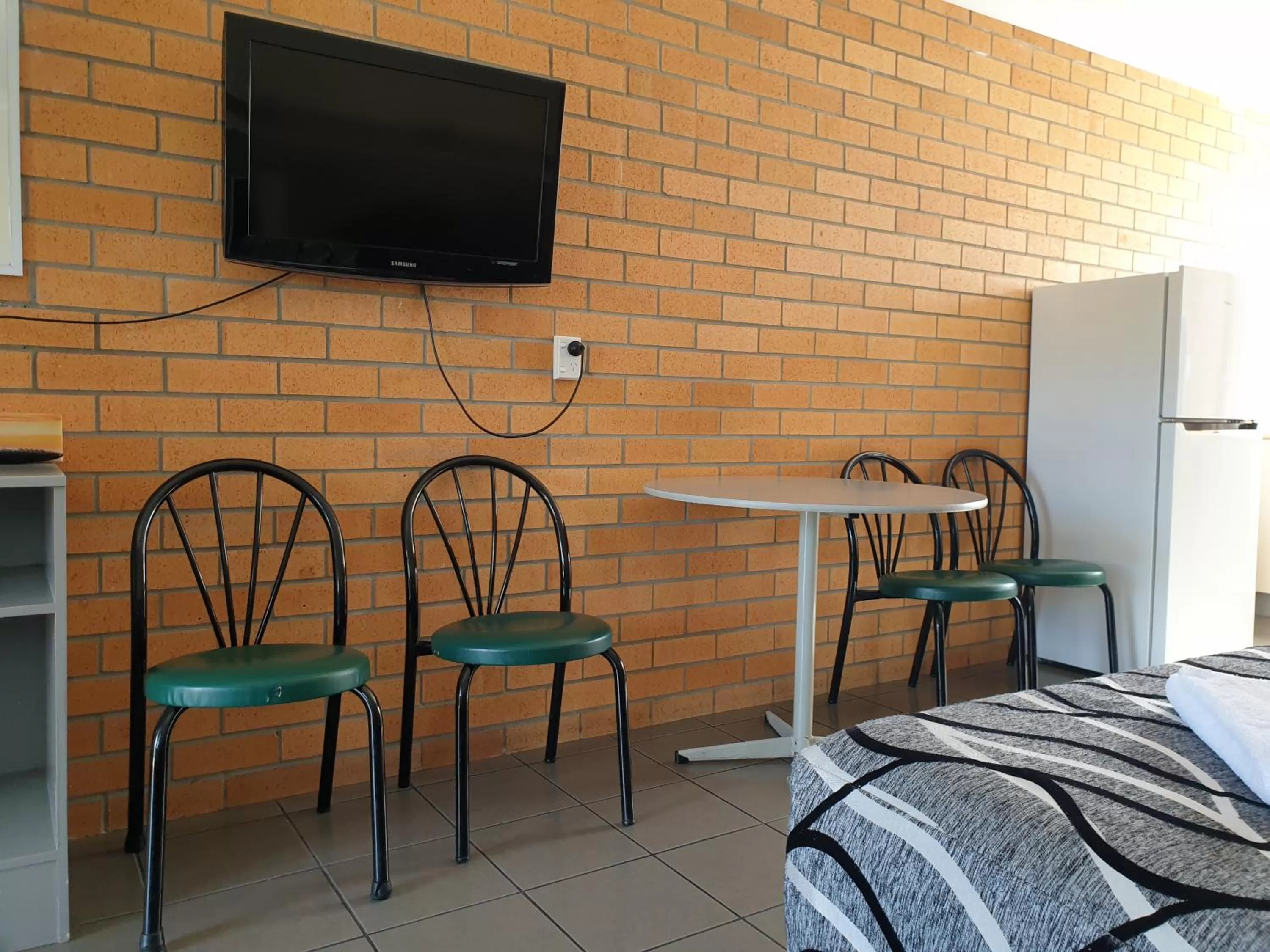 TV and multimedia, Bed in Park Drive Motel