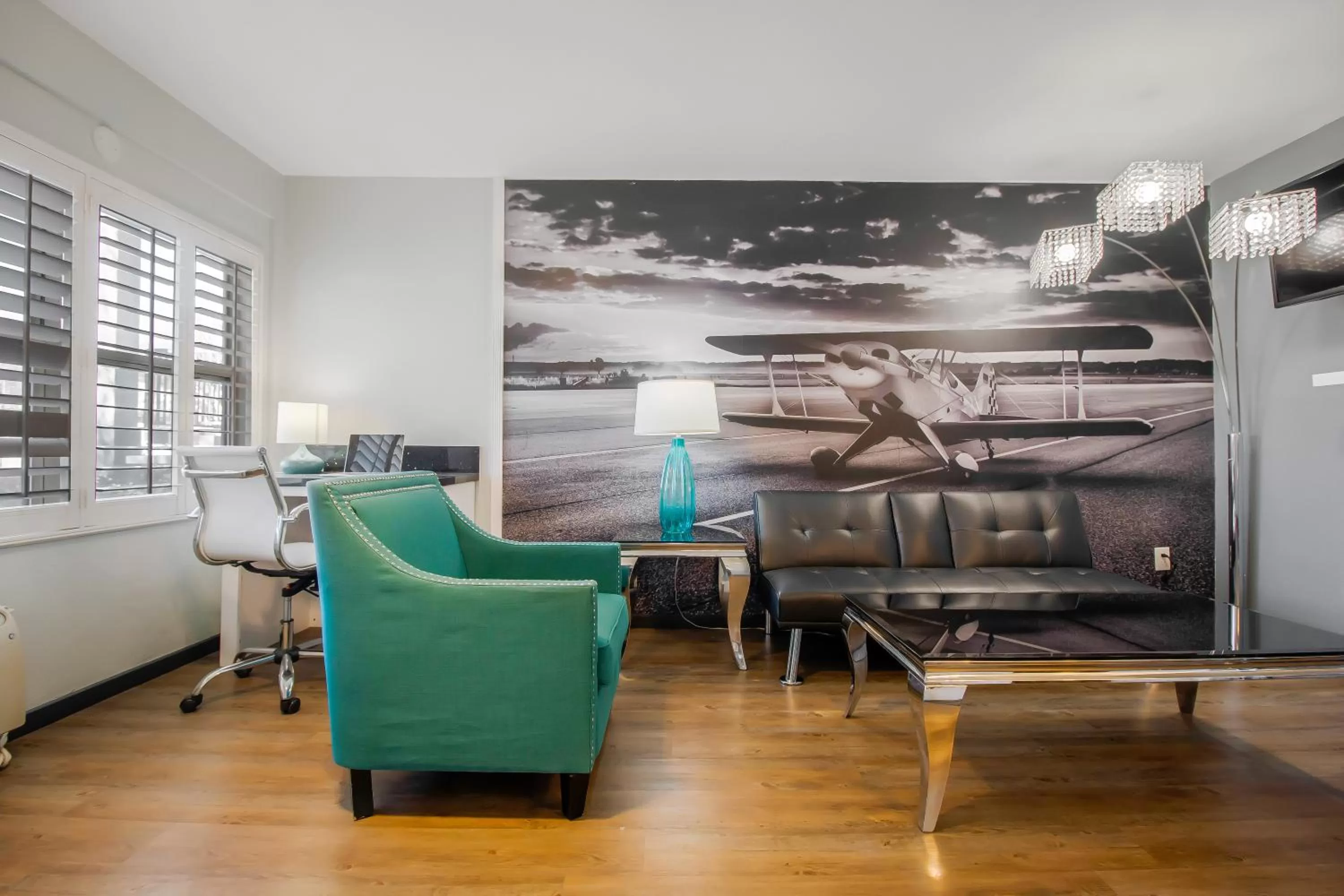 Seating area in Lions Gate Hotel