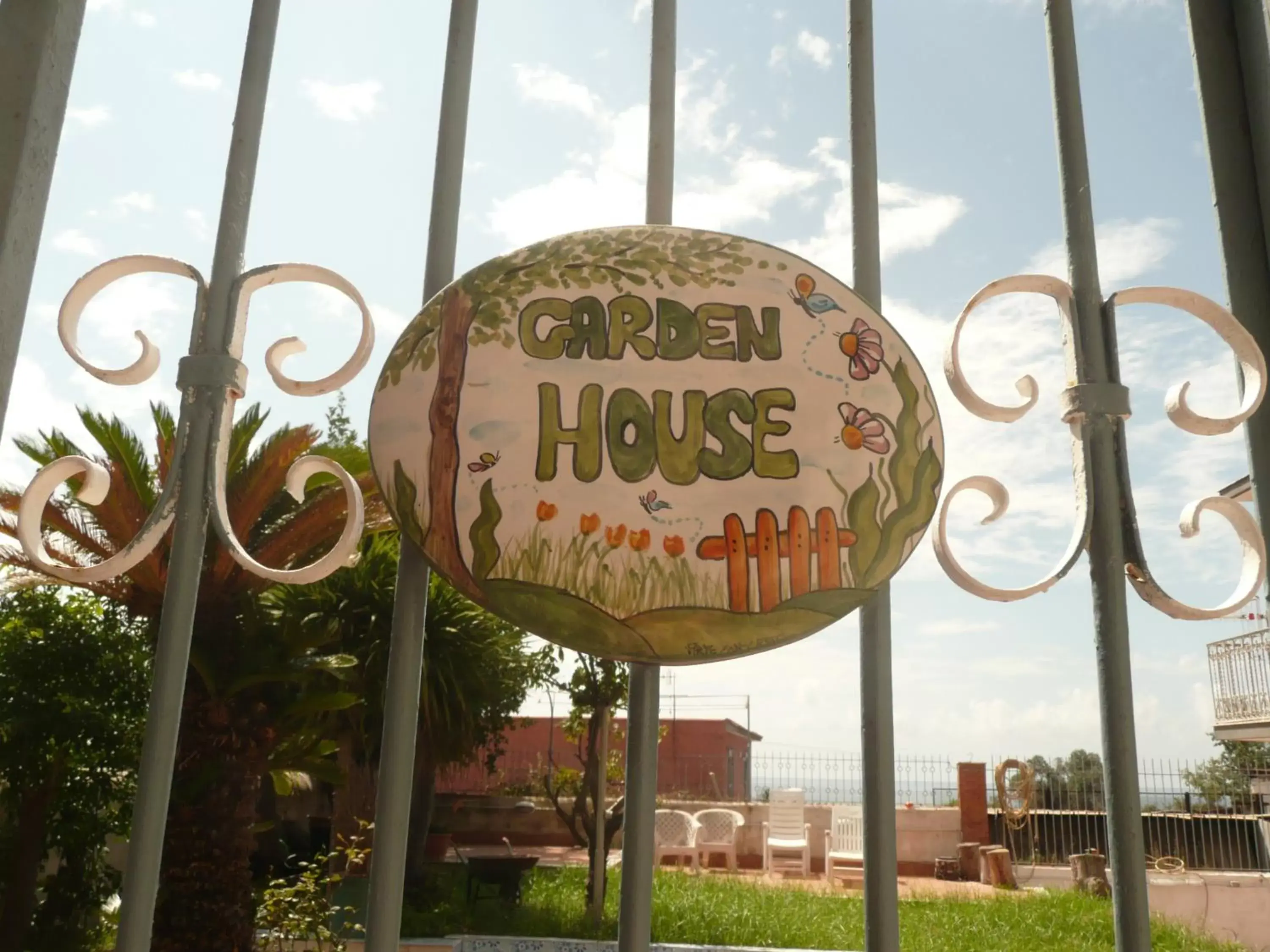 Property Logo/Sign in Garden House