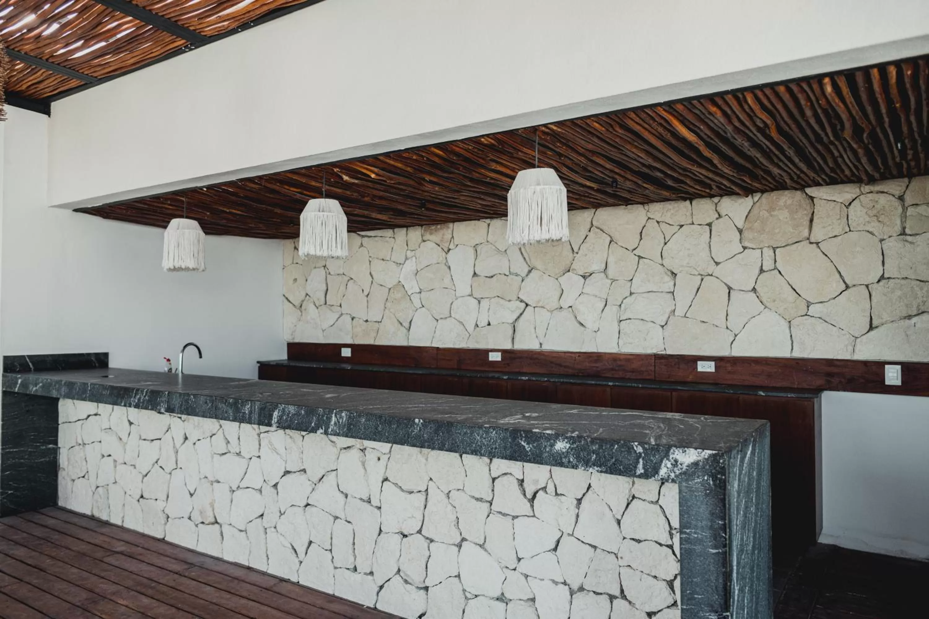 Restaurant/places to eat in Ah Xok Suites