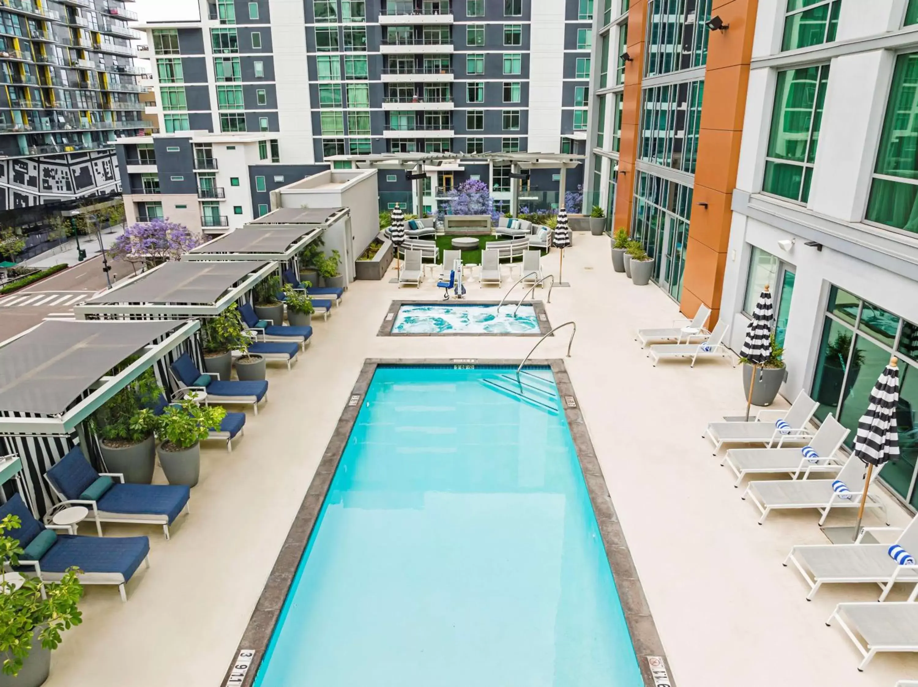 Swimming pool, Pool View in Carte Hotel San Diego Downtown, Curio Collection By Hilton