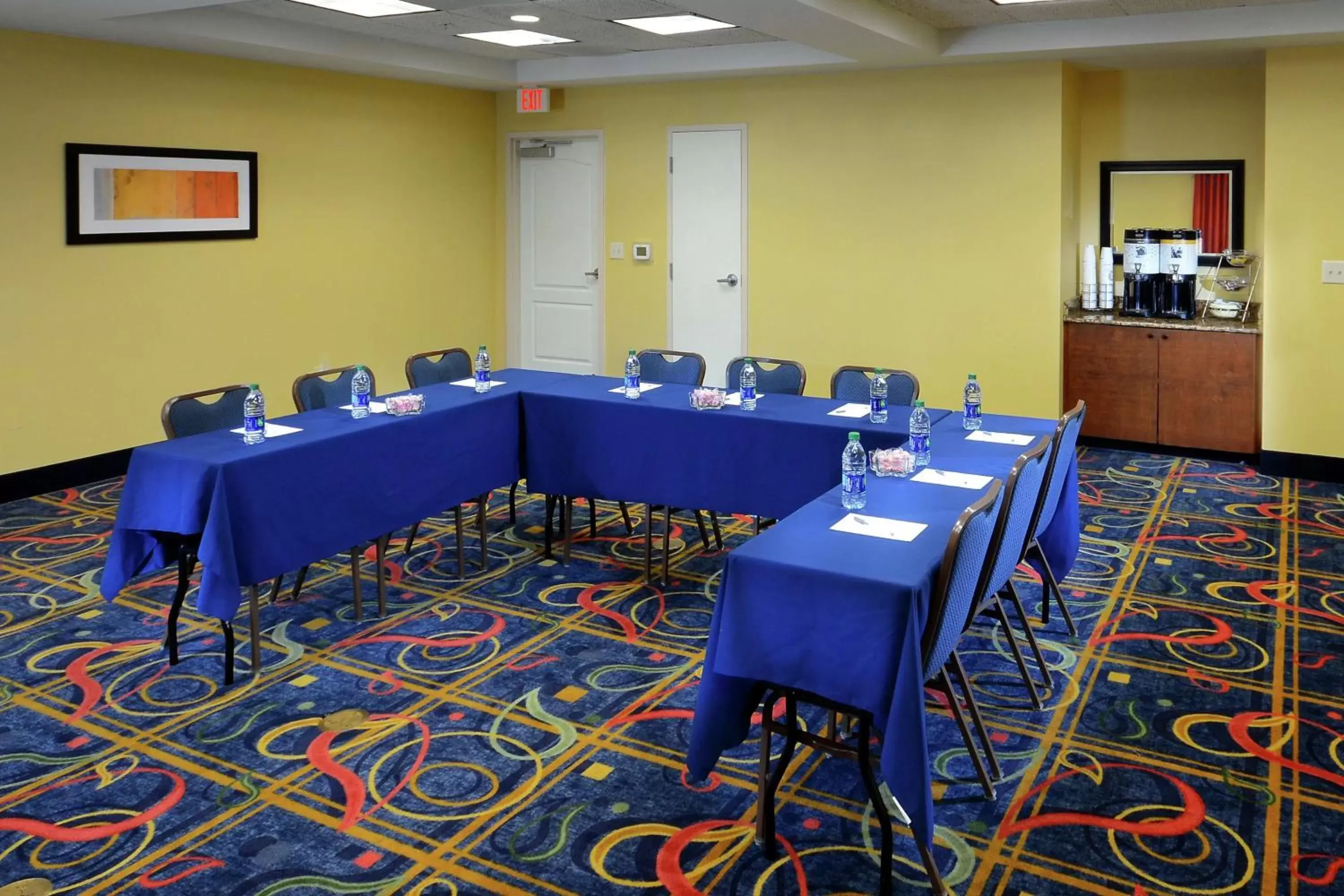 Meeting/conference room in Hampton Inn & Suites Huntersville