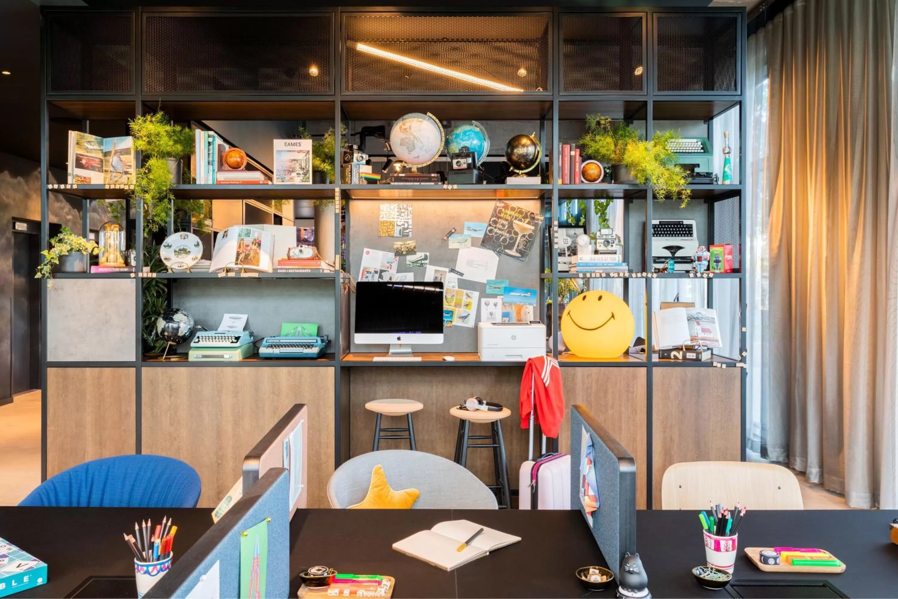 Lobby or reception in Moxy Berlin Airport