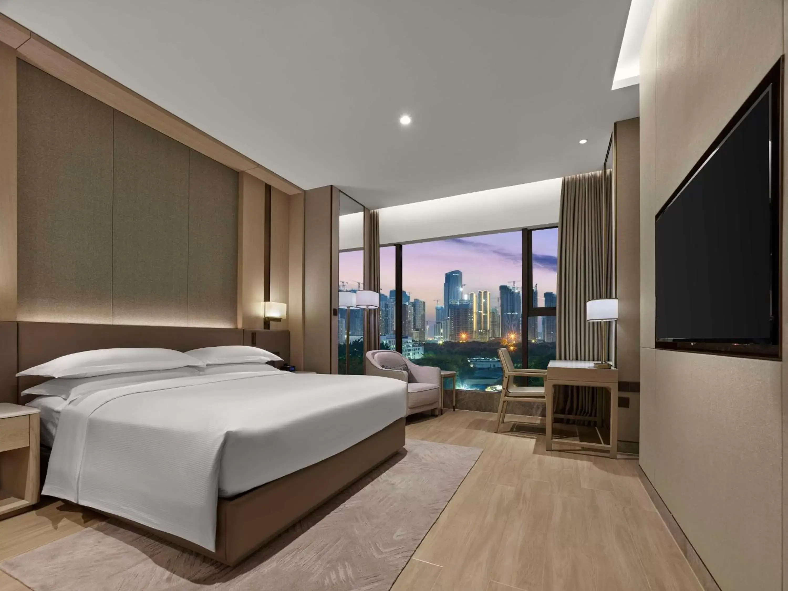 Bed in DoubleTree By Hilton Shenzhen Nanshan Hotel & Residences