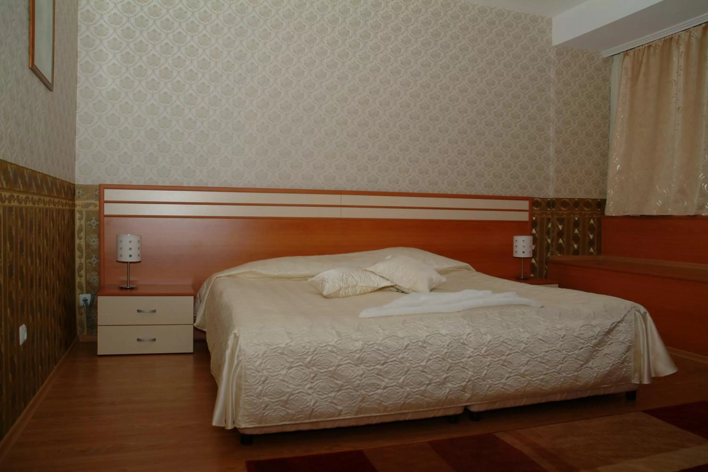 Bed in Hotel Dobrudja