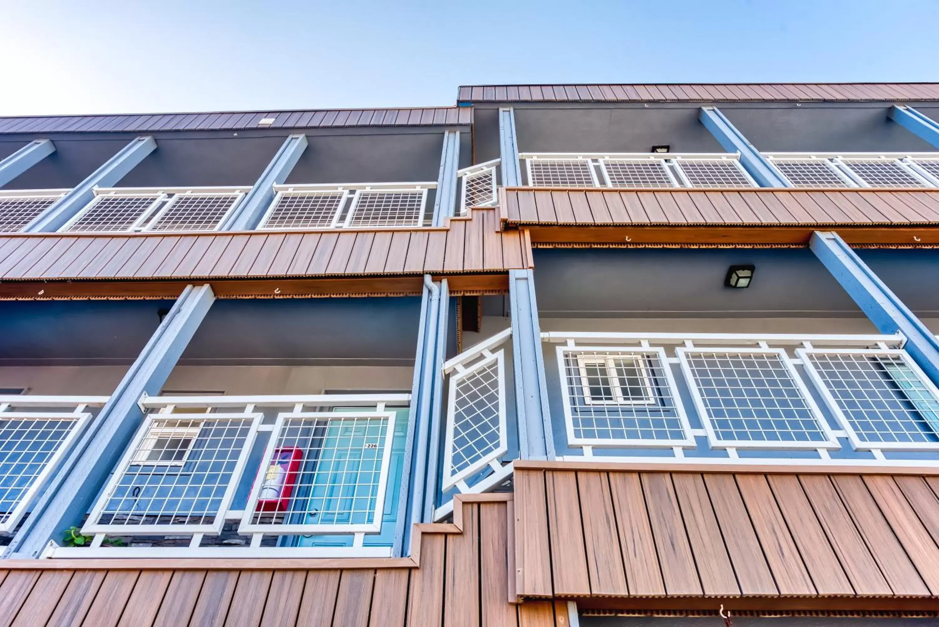 Property Building in Seagull Beachfront Inn