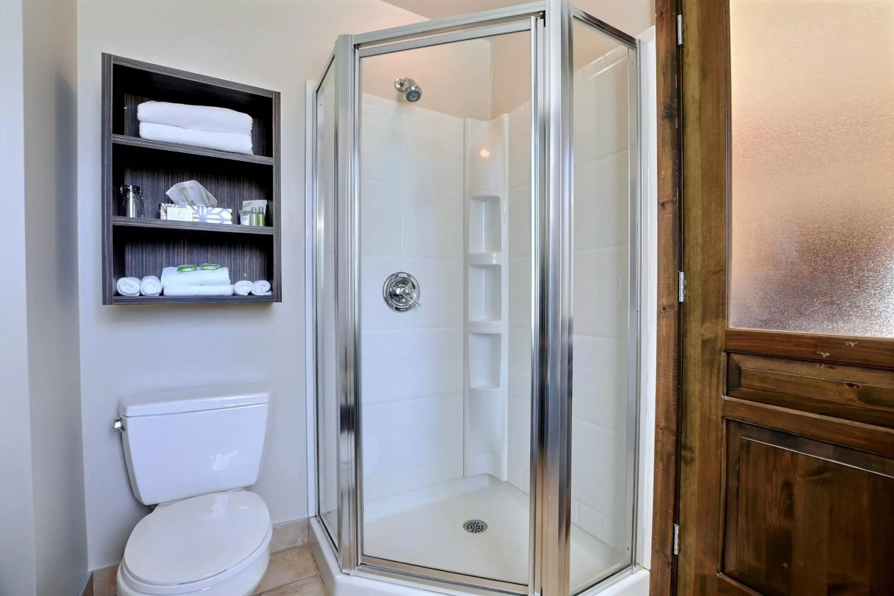 Bathroom in Les Condos Du Lac Taureau- Rooms & Condos