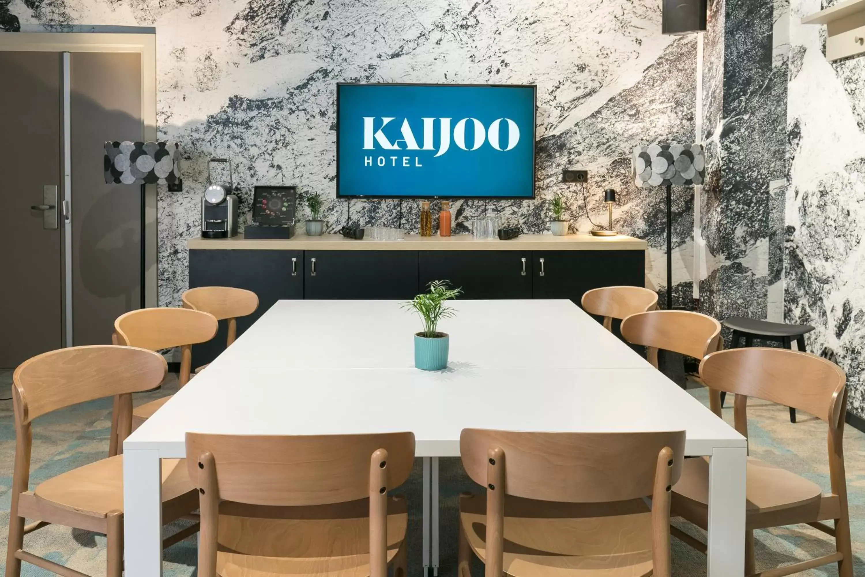 Business facilities in Hotel Kaijoo by HappyCulture