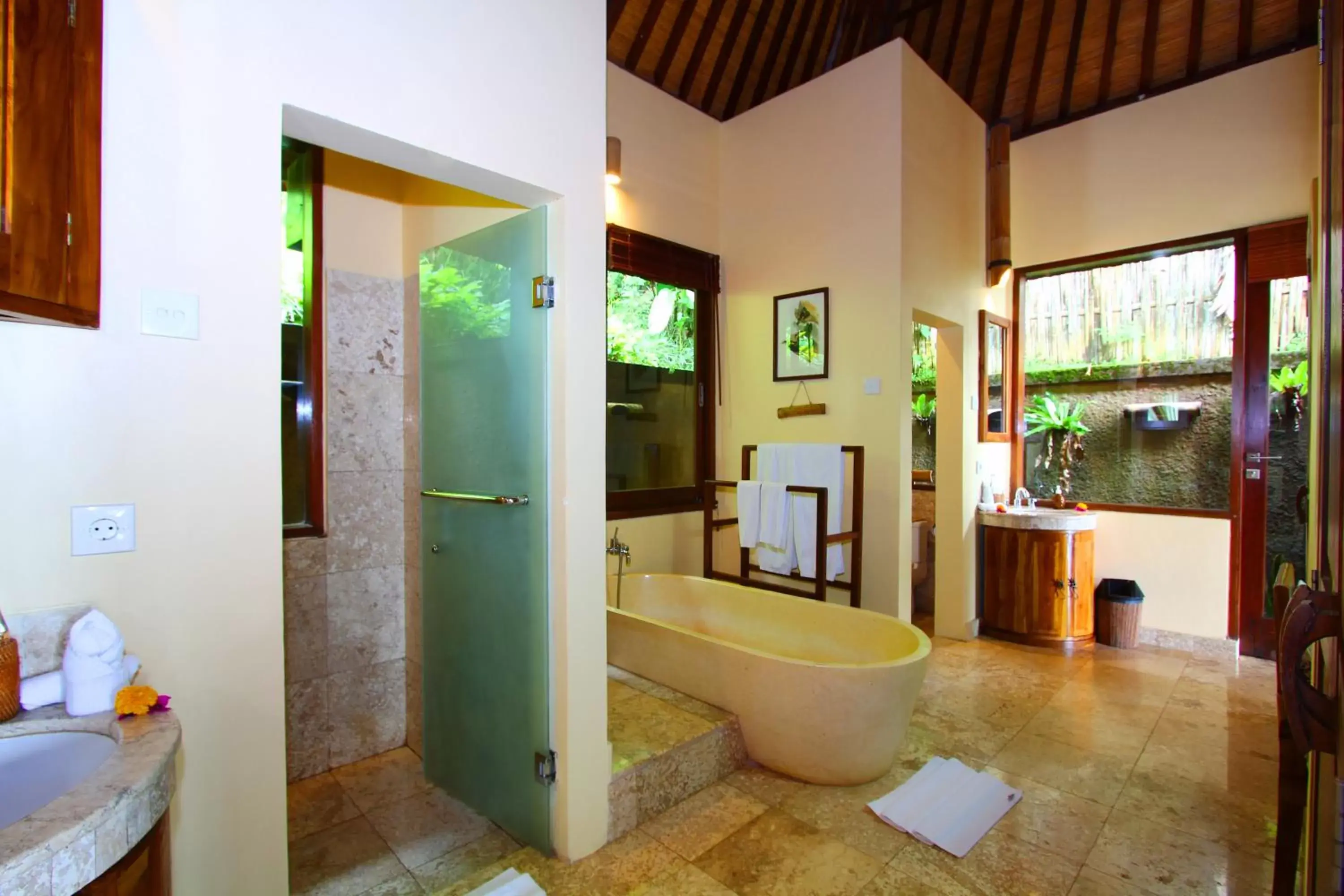 Toilet, Bathroom in Munduk Moding Plantation Nature Resort & Spa