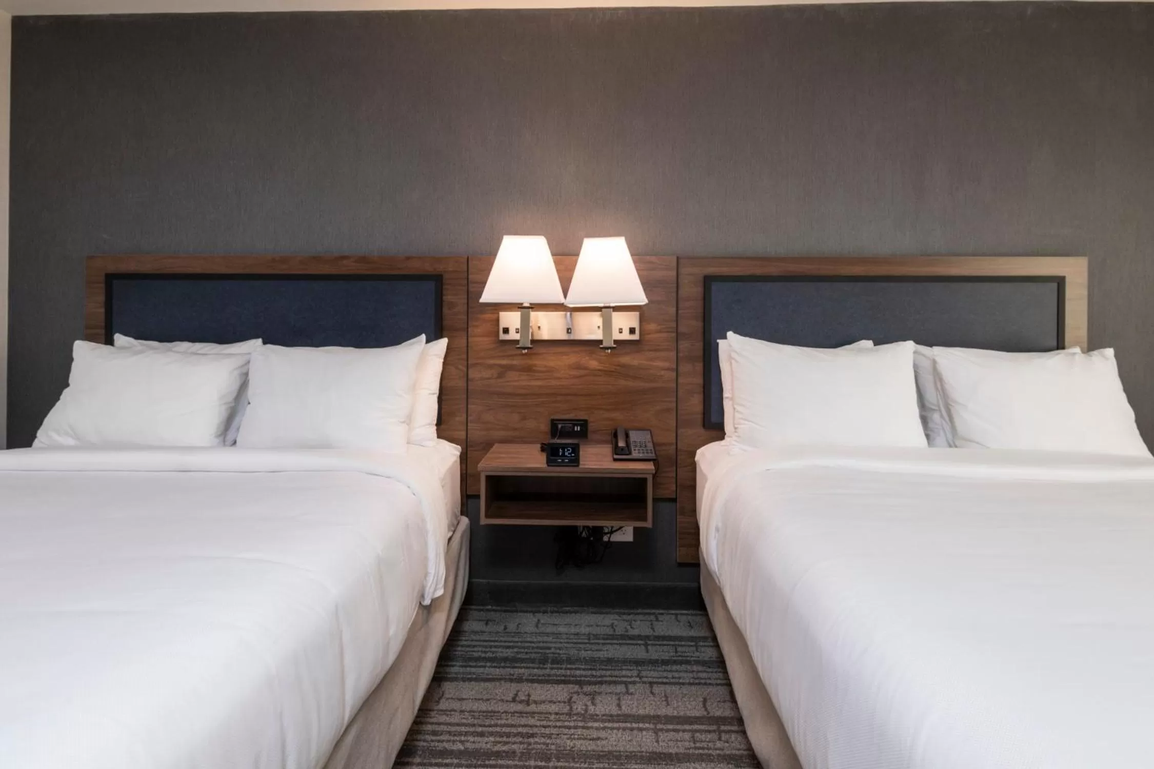 Photo of the whole room, Bed in Comfort Inn & Suites