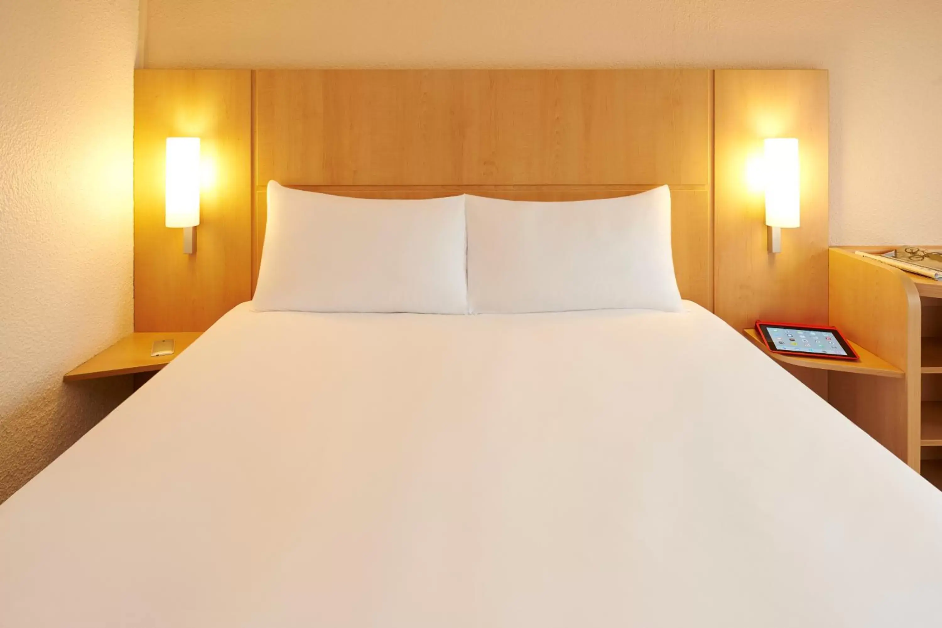 Bedroom, Bed in ibis Strasbourg Centre Historique Bedroom, Bed in ibis Strasbourg Centre Historique