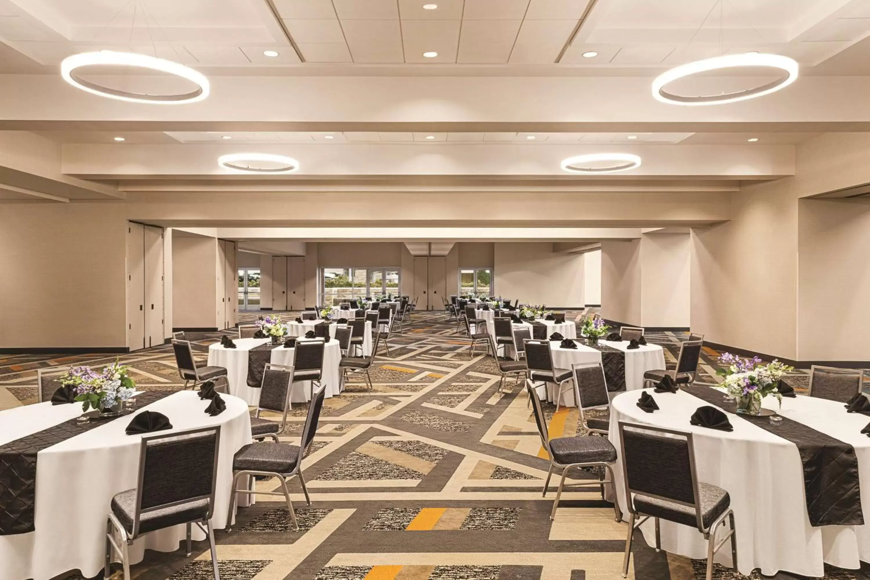 Meeting/conference room, Restaurant/Places to Eat in Hilton Knoxville Airport