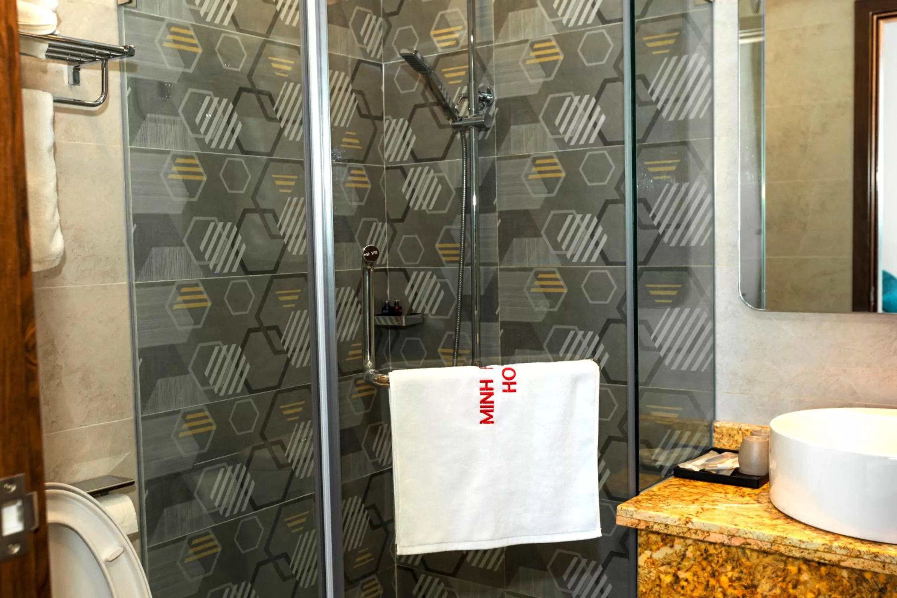 Bathroom in Minh Phong Hotel Ha Long