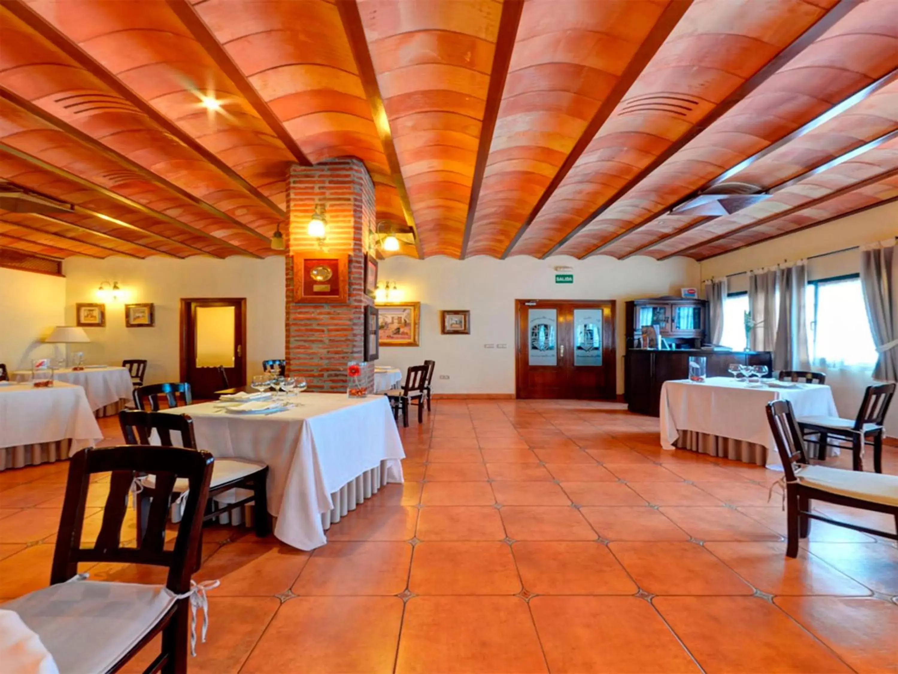Restaurant/Places to Eat in Las Bóvedas