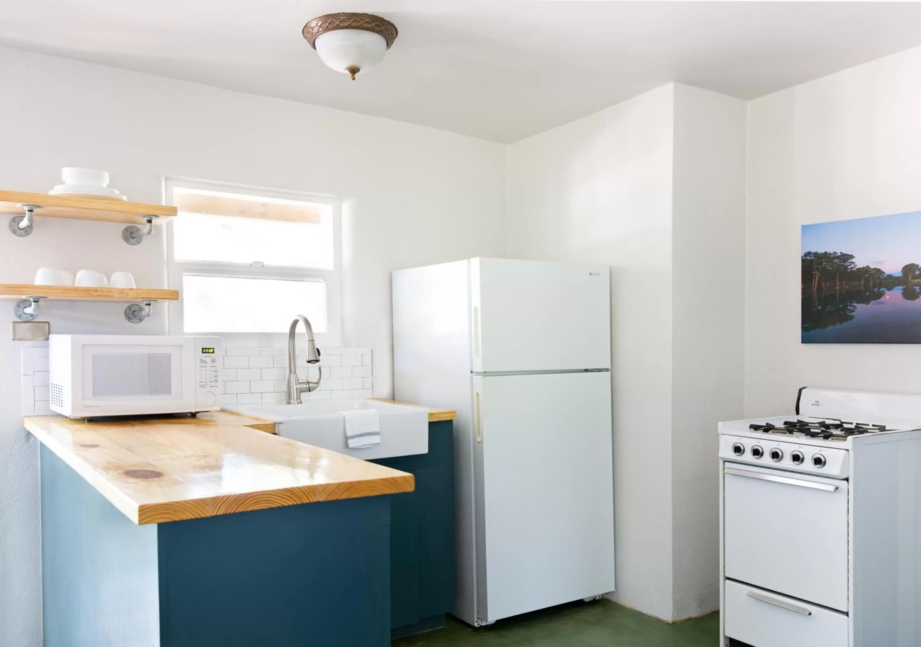 Kitchen or kitchenette, Bathroom in 7A Ranch