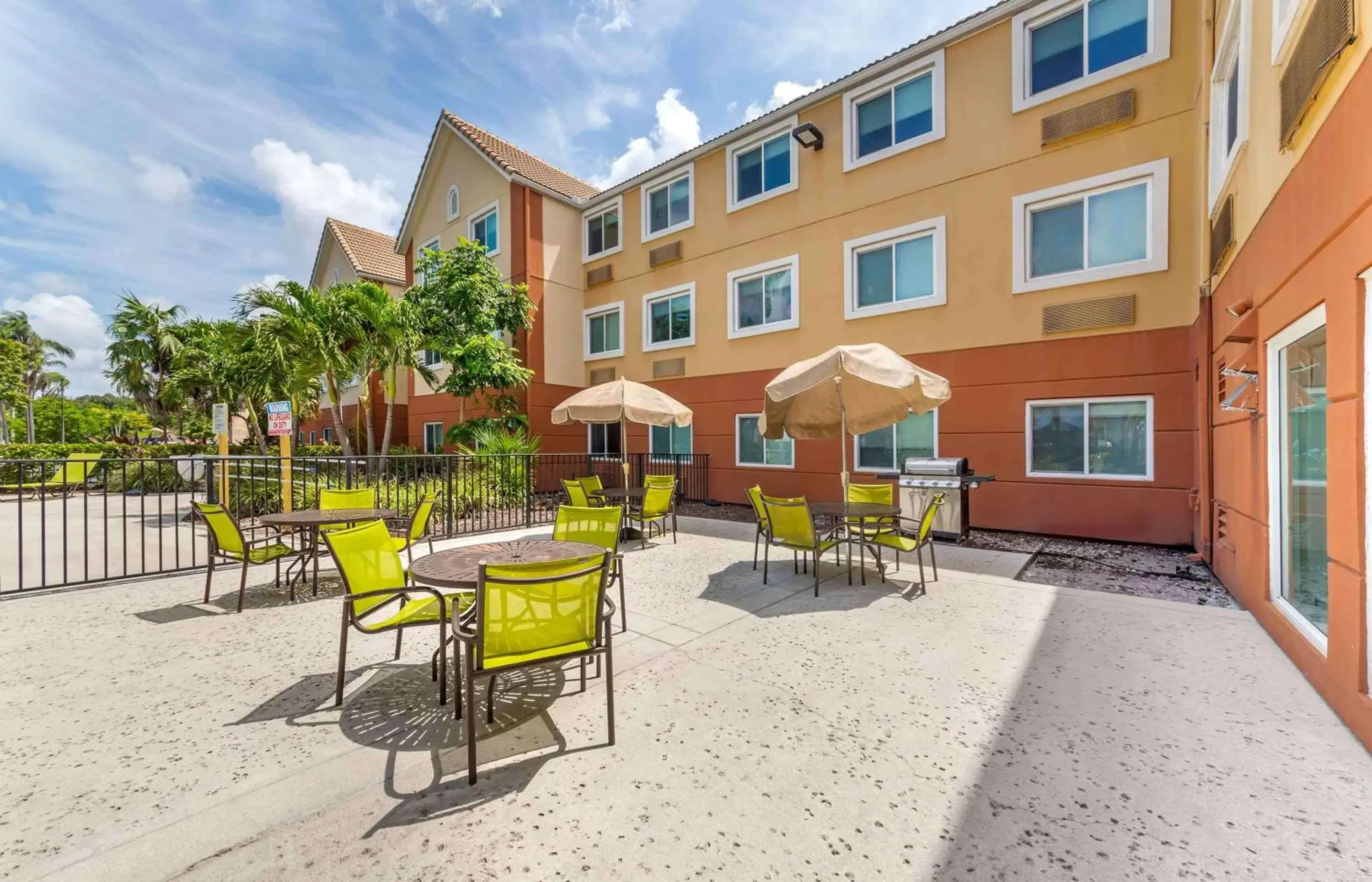 Property building in Extended Stay America Premier Suites - Miami - Airport - Miami Springs