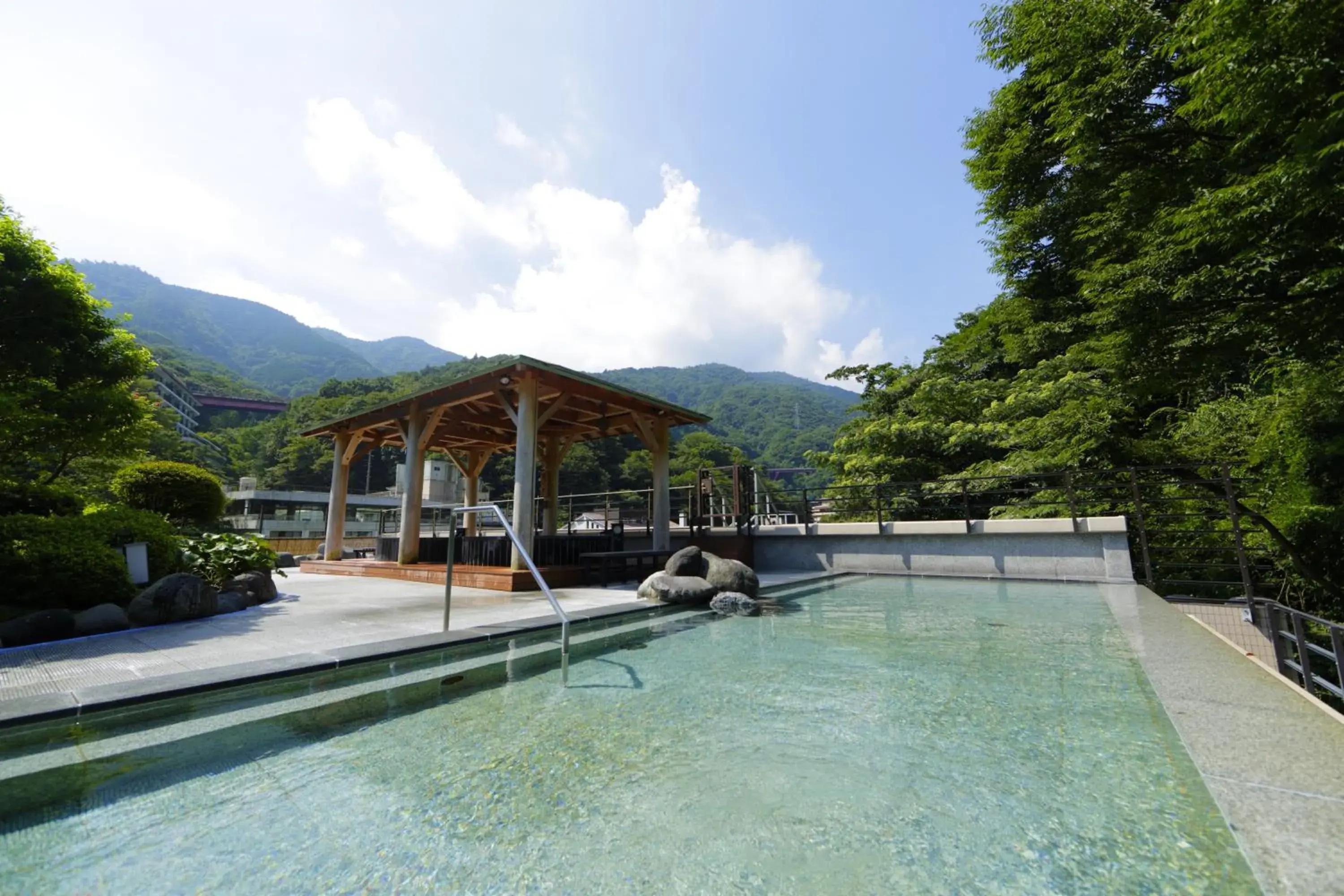 Swimming Pool in Hakone Tenseien Hotel