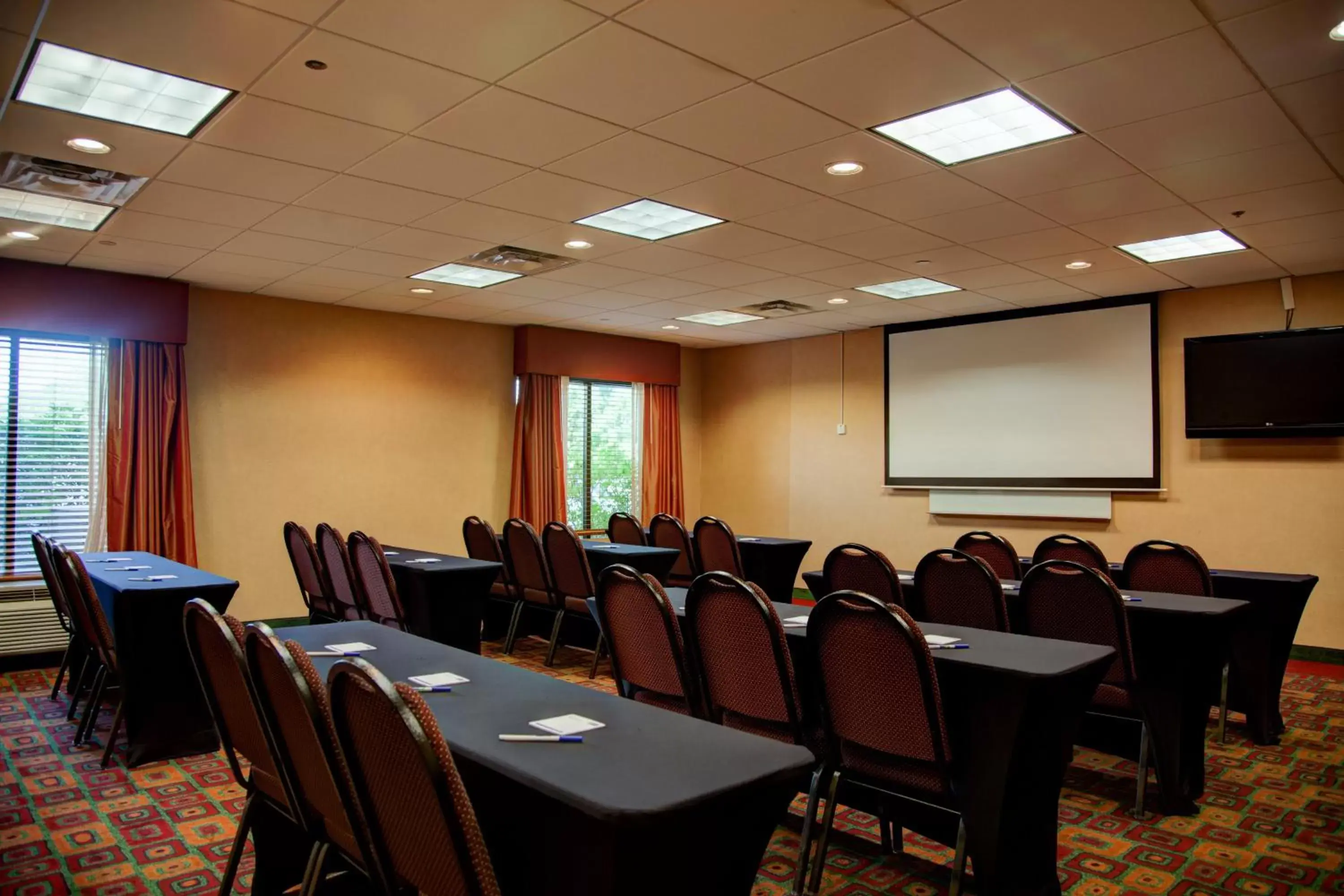 Meeting/conference room in Holiday Inn Express Tyler South, an IHG Hotel
