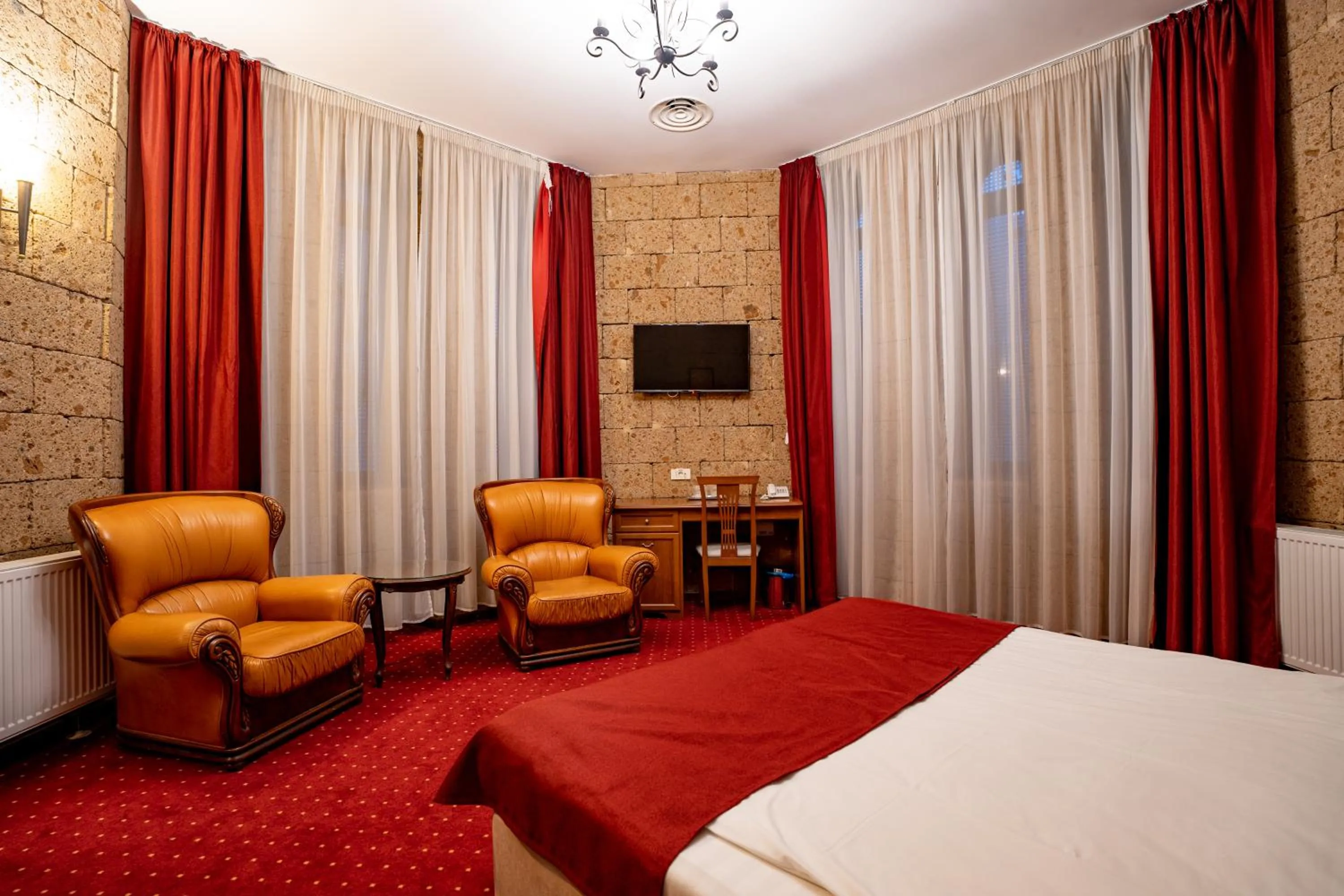 Bedroom, Bed in House of Dracula Hotel