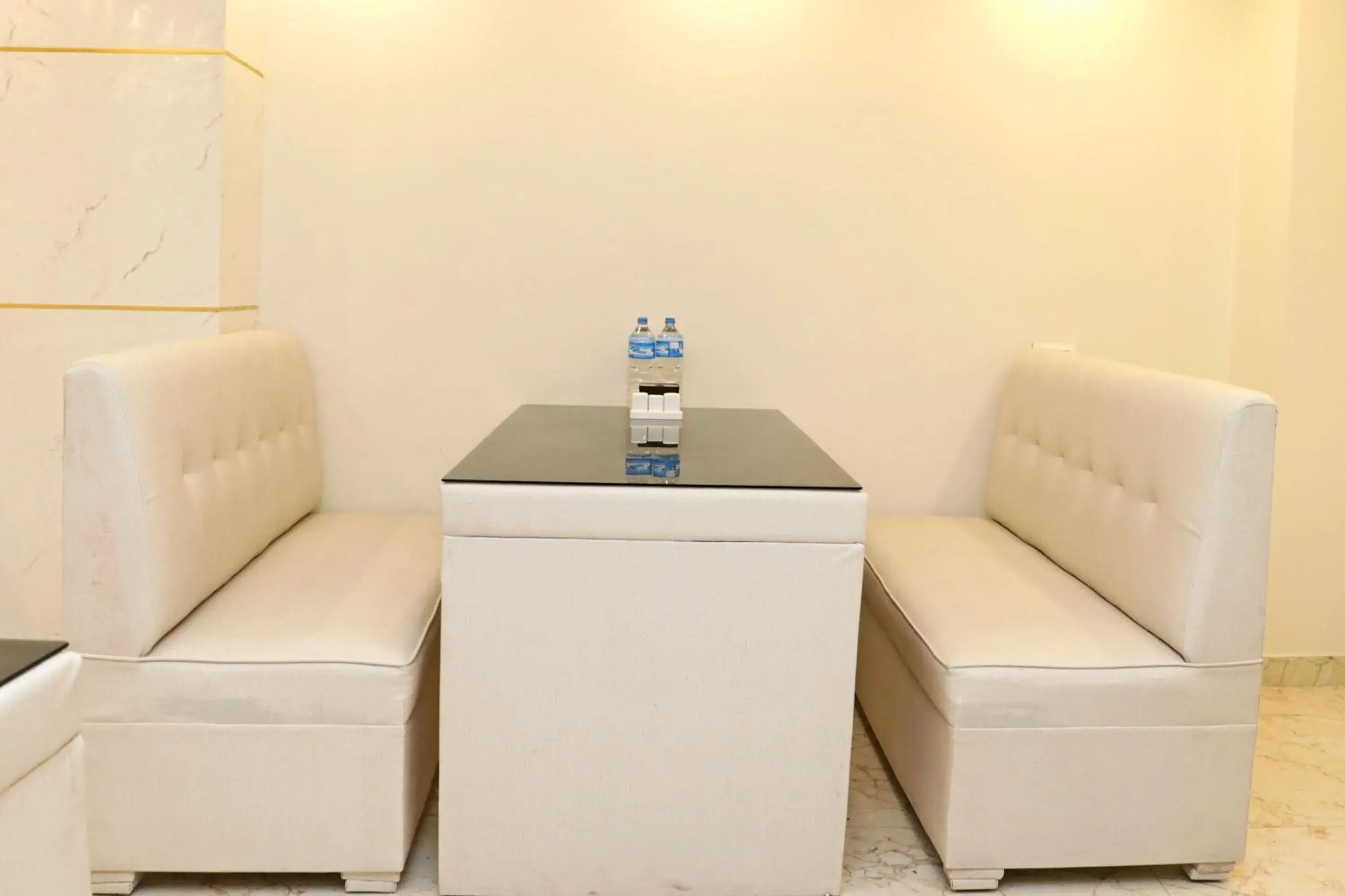 Restaurant/places to eat, Seating Area in Hotel Nilakantha Pvt. Ltd