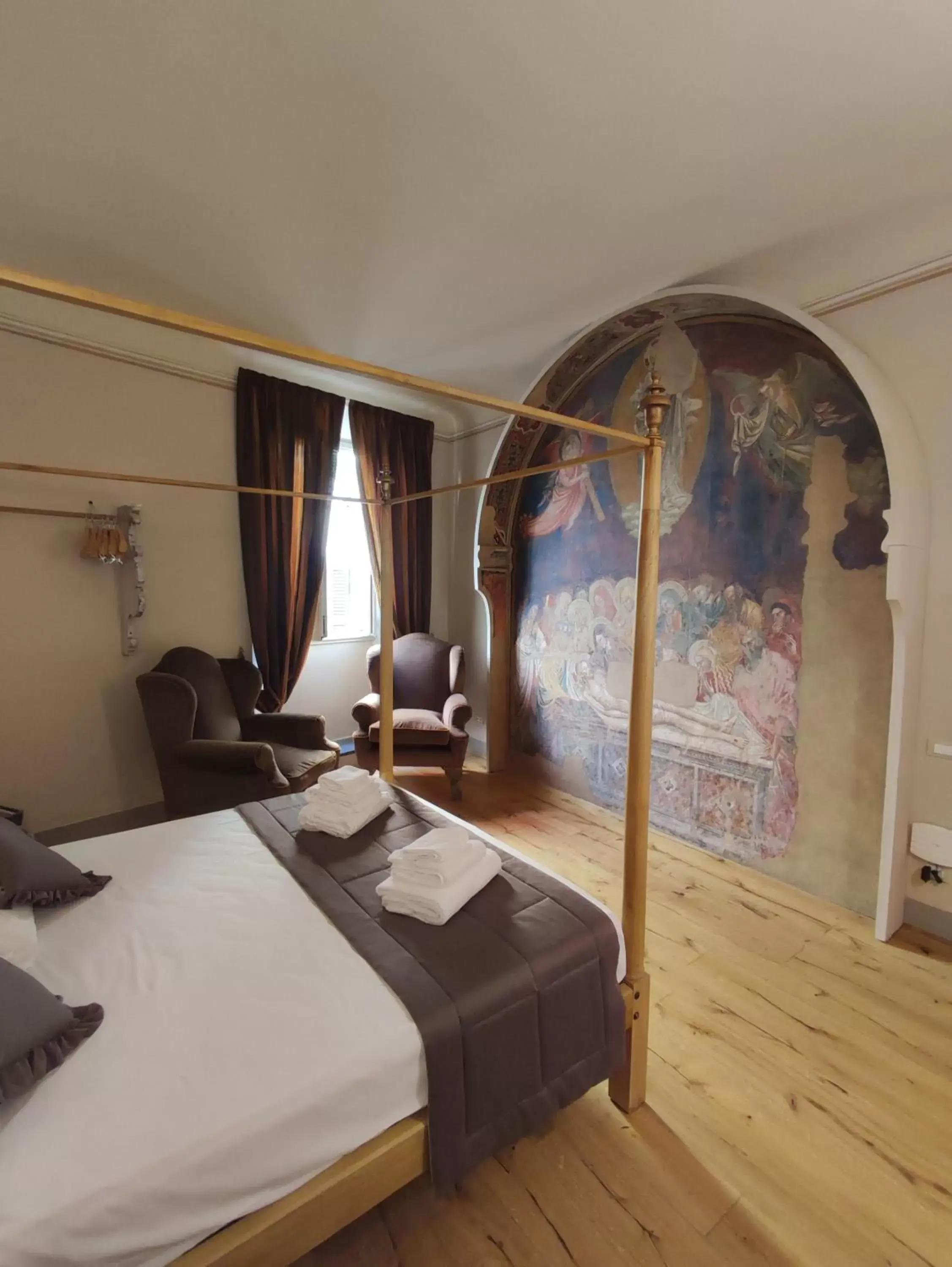 Bedroom, Bed in San Pier Novello in Oltrarno